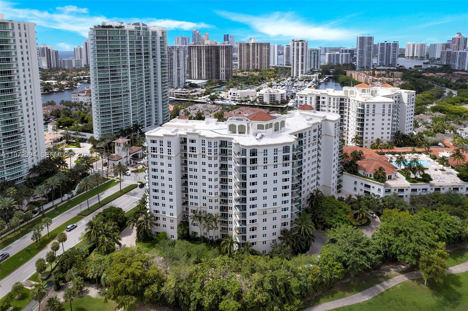 20000 E Country Club Dr #PH06, Aventura FL 33180
