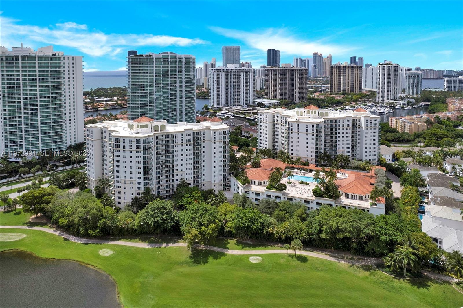 20000 E Country Club Dr #PH06, Aventura FL 33180