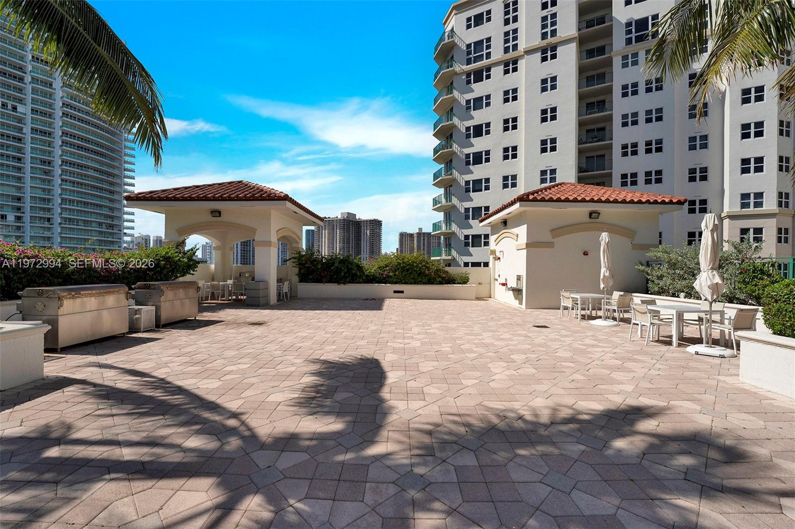 20000 E Country Club Dr #PH06, Aventura FL 33180