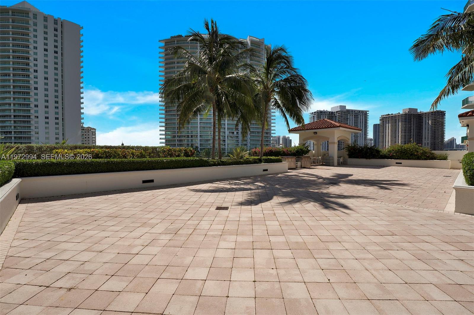 20000 E Country Club Dr #PH06, Aventura FL 33180