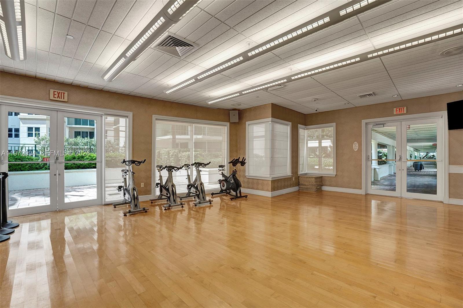 20000 E Country Club Dr #PH06, Aventura FL 33180