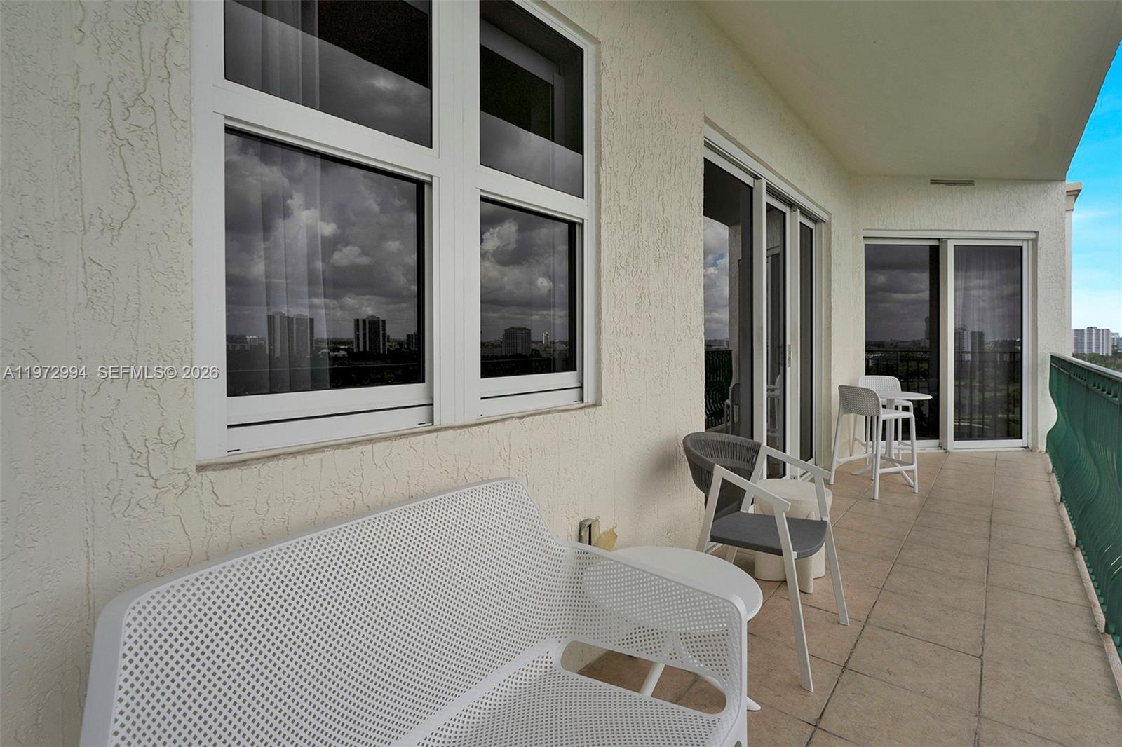 20000 E Country Club Dr #PH06, Aventura FL 33180