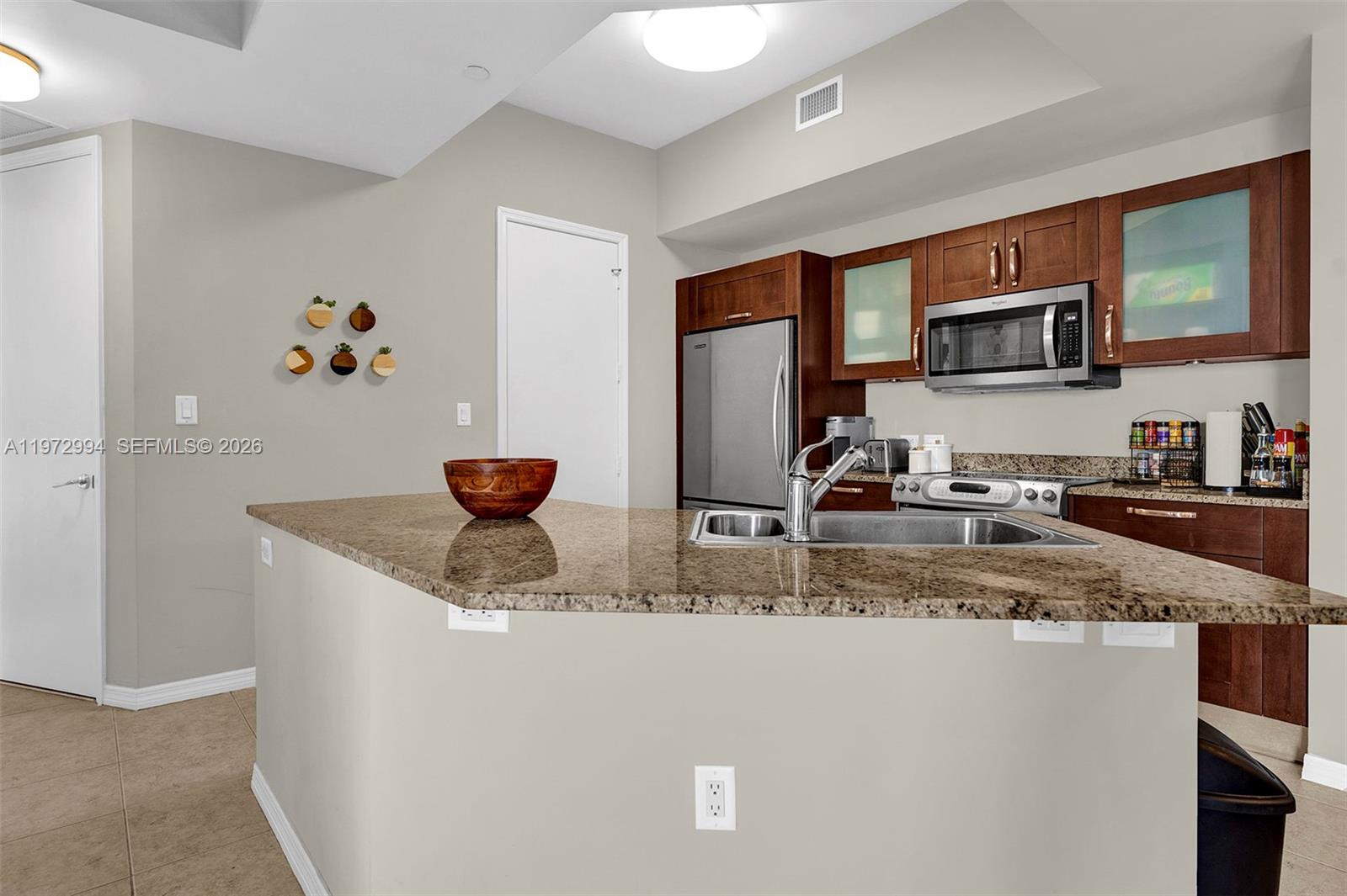 20000 E Country Club Dr #PH06, Aventura FL 33180
