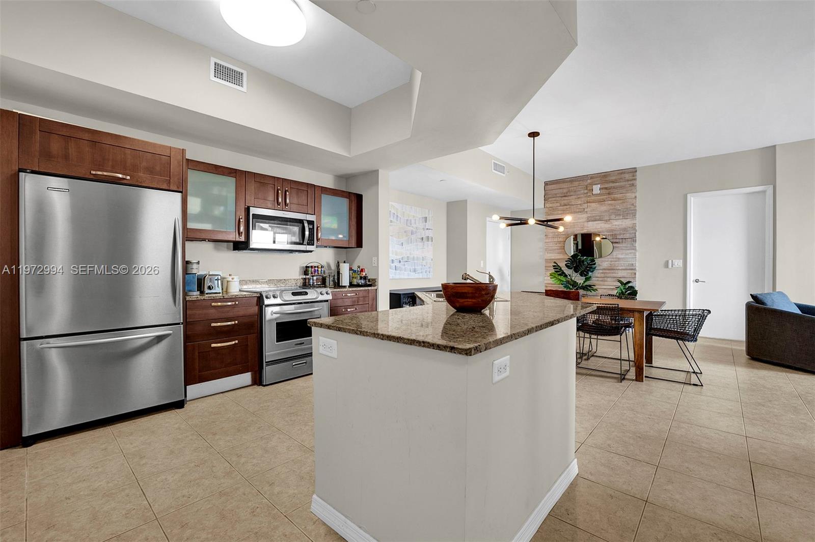 20000 E Country Club Dr #PH06, Aventura FL 33180