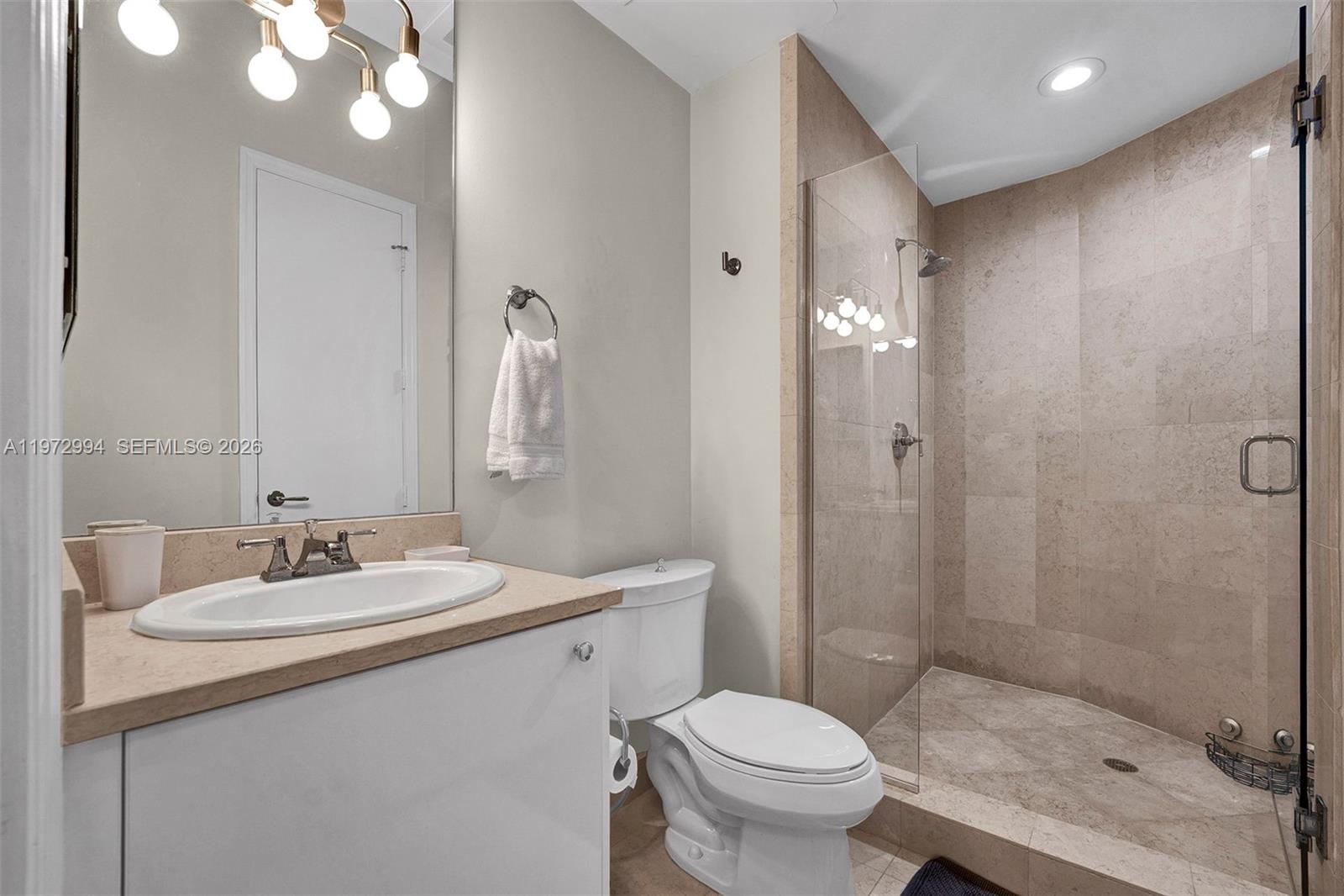 20000 E Country Club Dr #PH06, Aventura FL 33180
