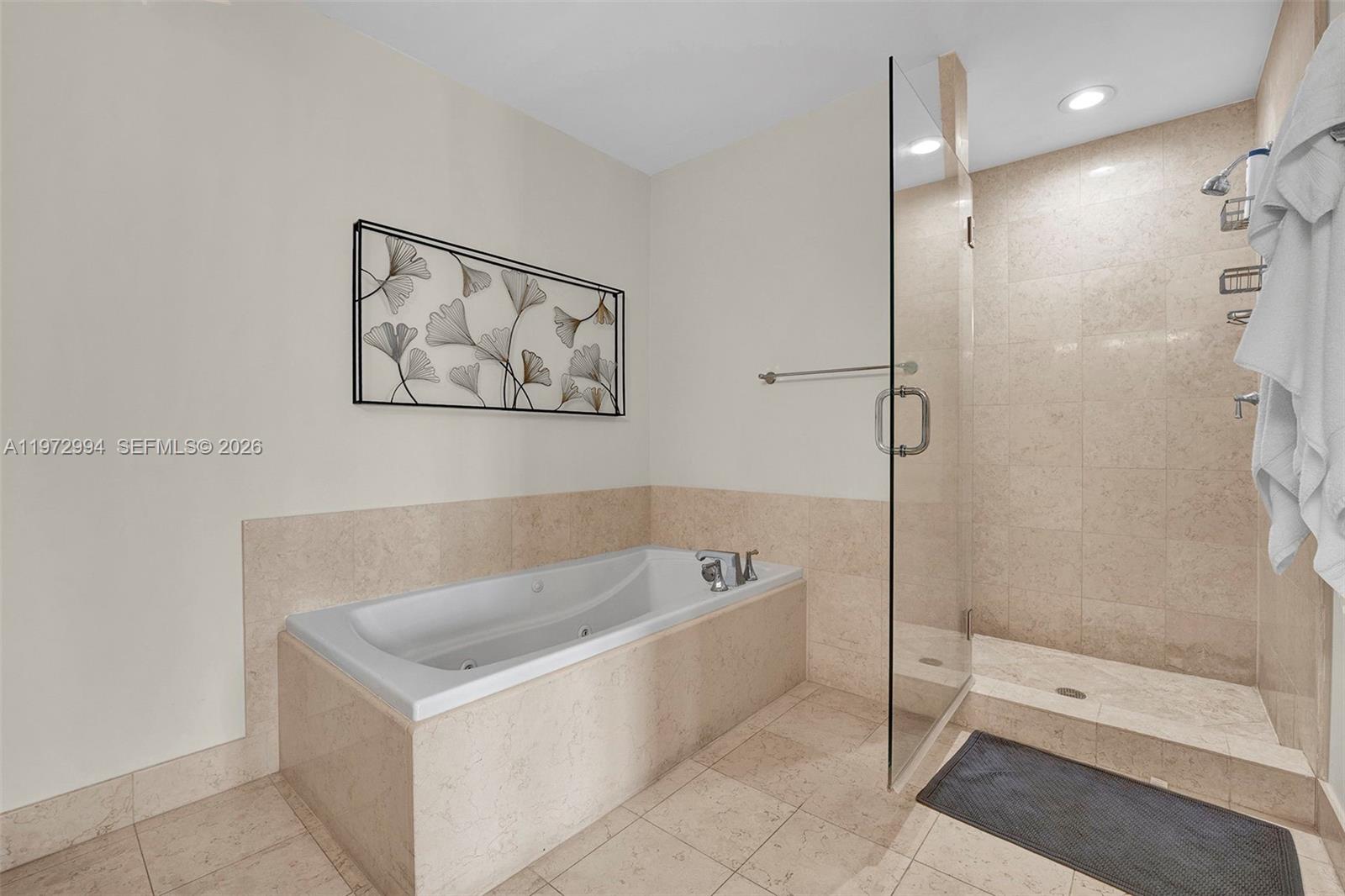 20000 E Country Club Dr #PH06, Aventura FL 33180