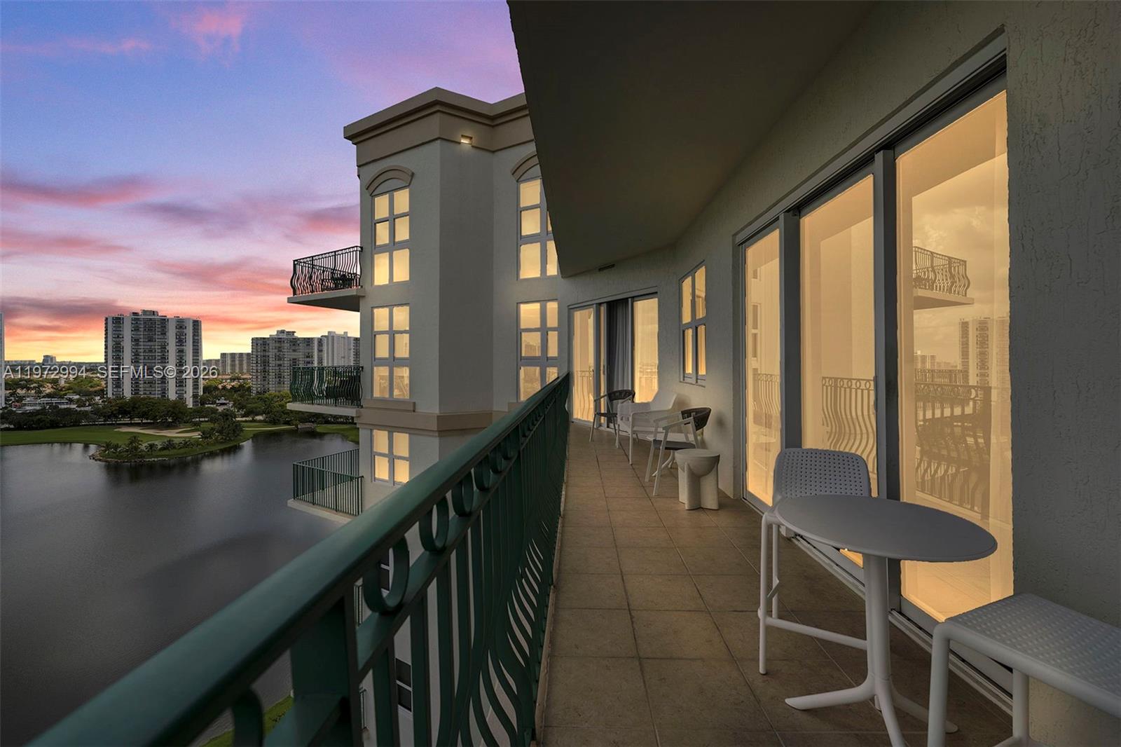 20000 E Country Club Dr #PH06, Aventura FL 33180