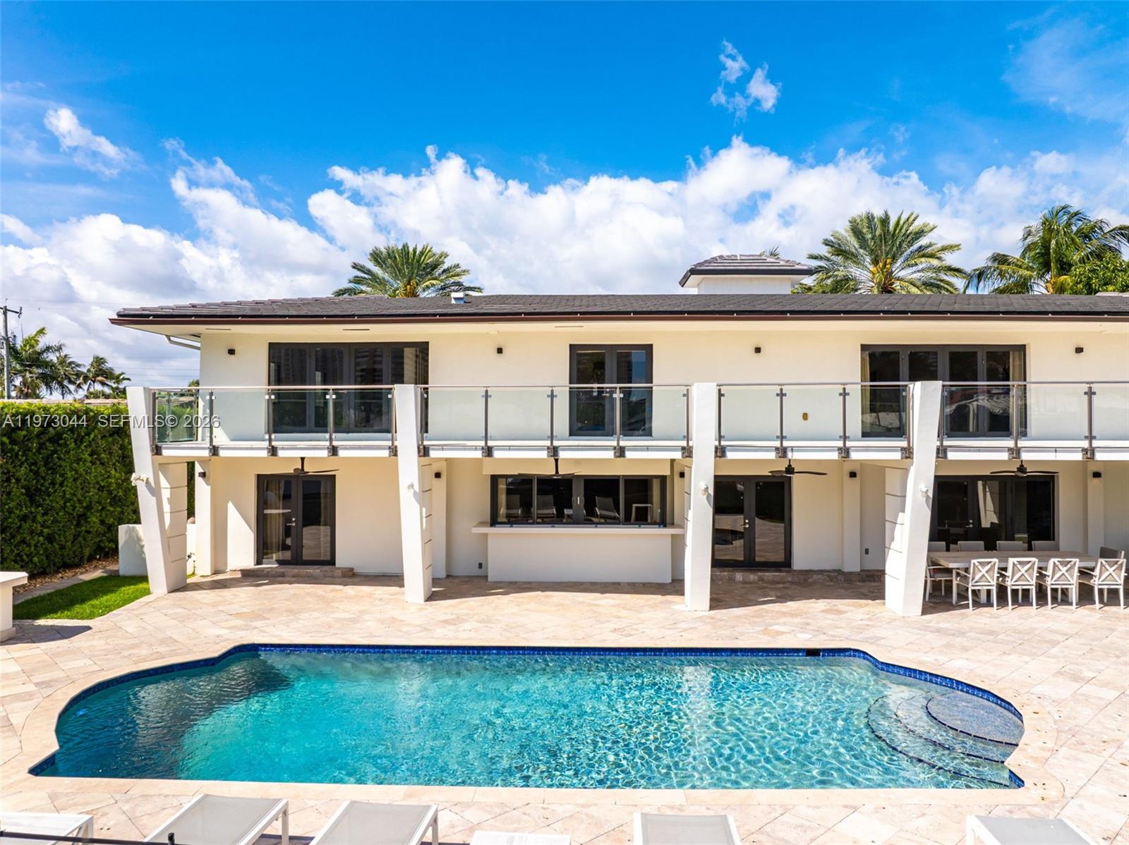501 Hibiscus Dr, Hallandale Beach FL 33009