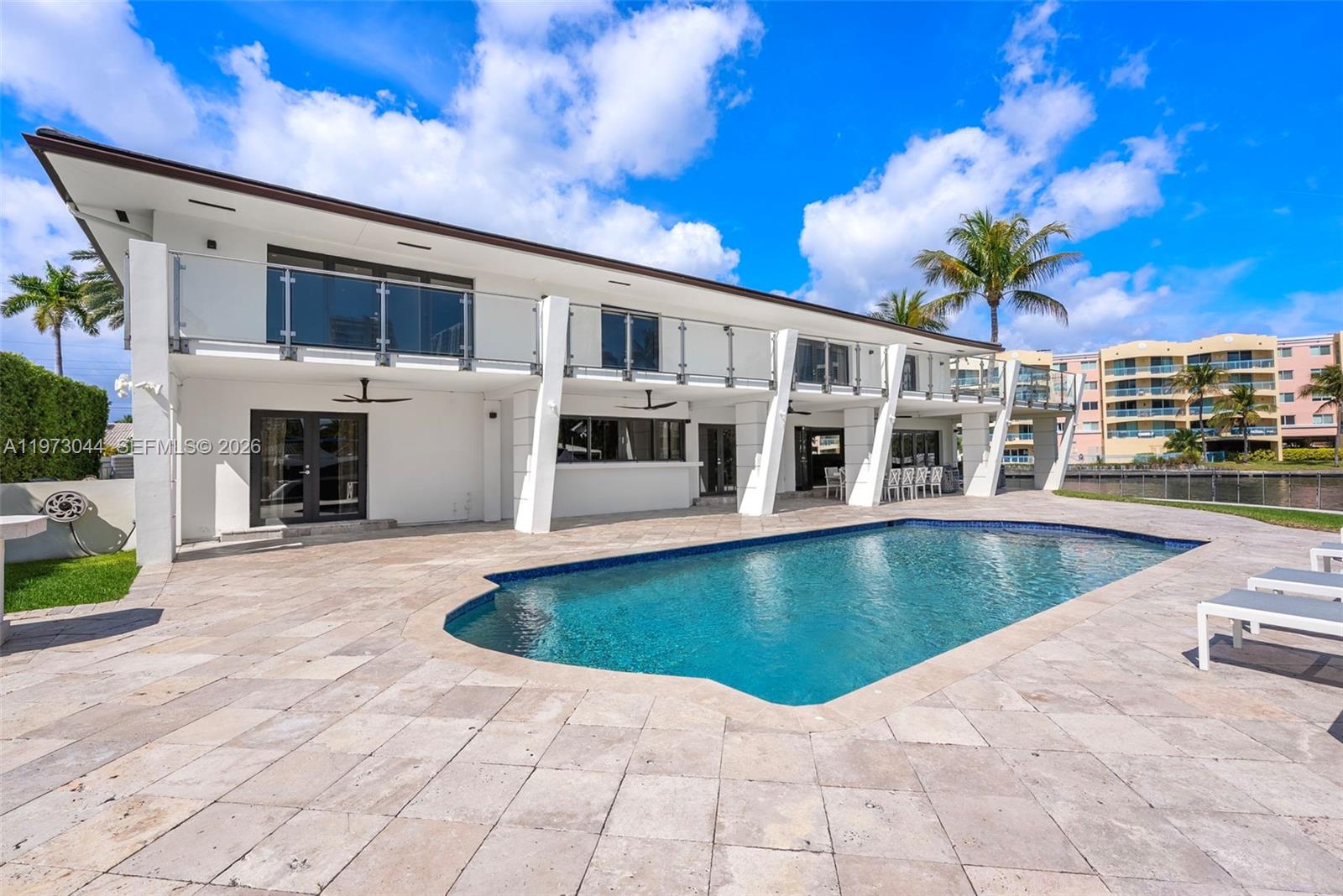 501 Hibiscus Dr, Hallandale Beach FL 33009