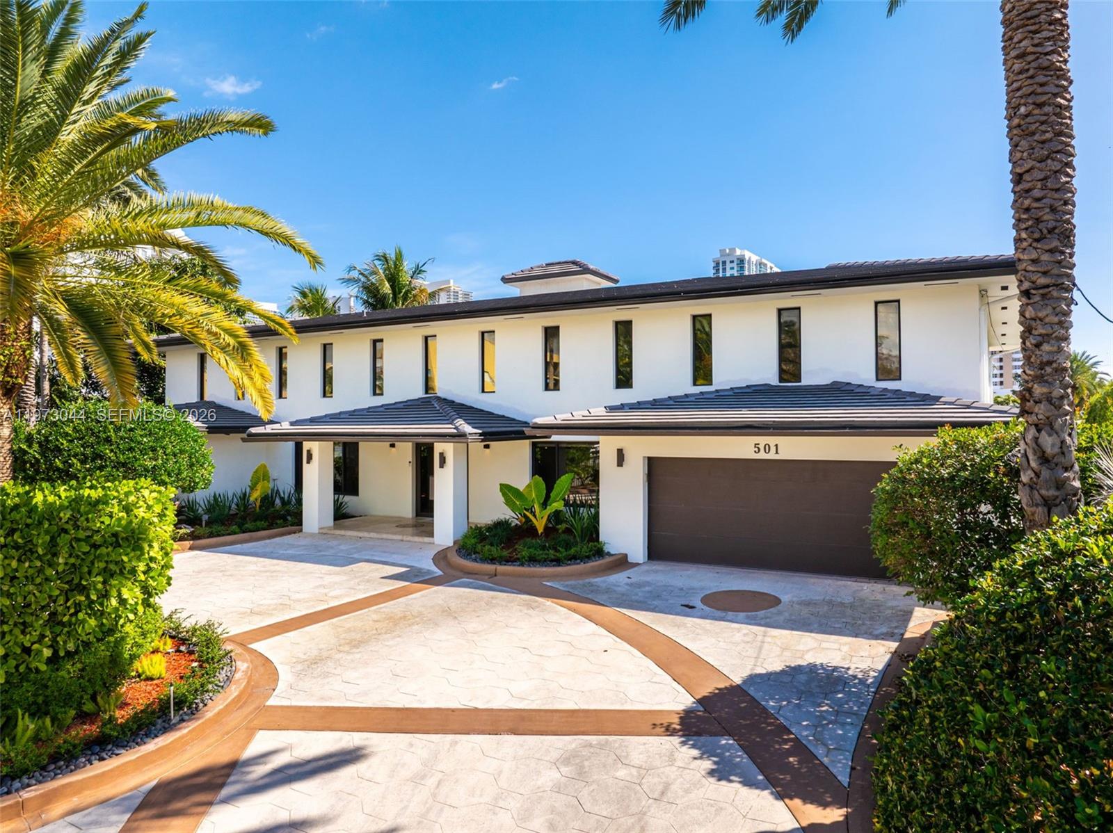 501 Hibiscus Dr, Hallandale Beach FL 33009