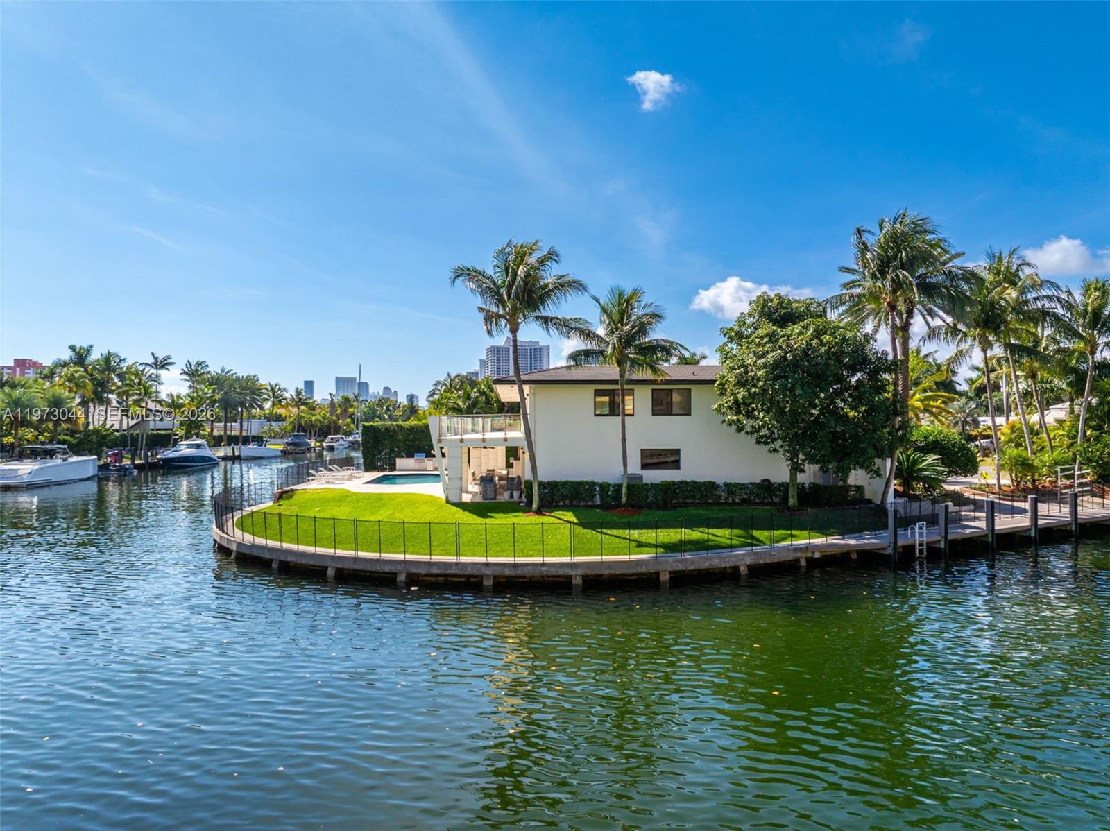 501 Hibiscus Dr, Hallandale Beach FL 33009