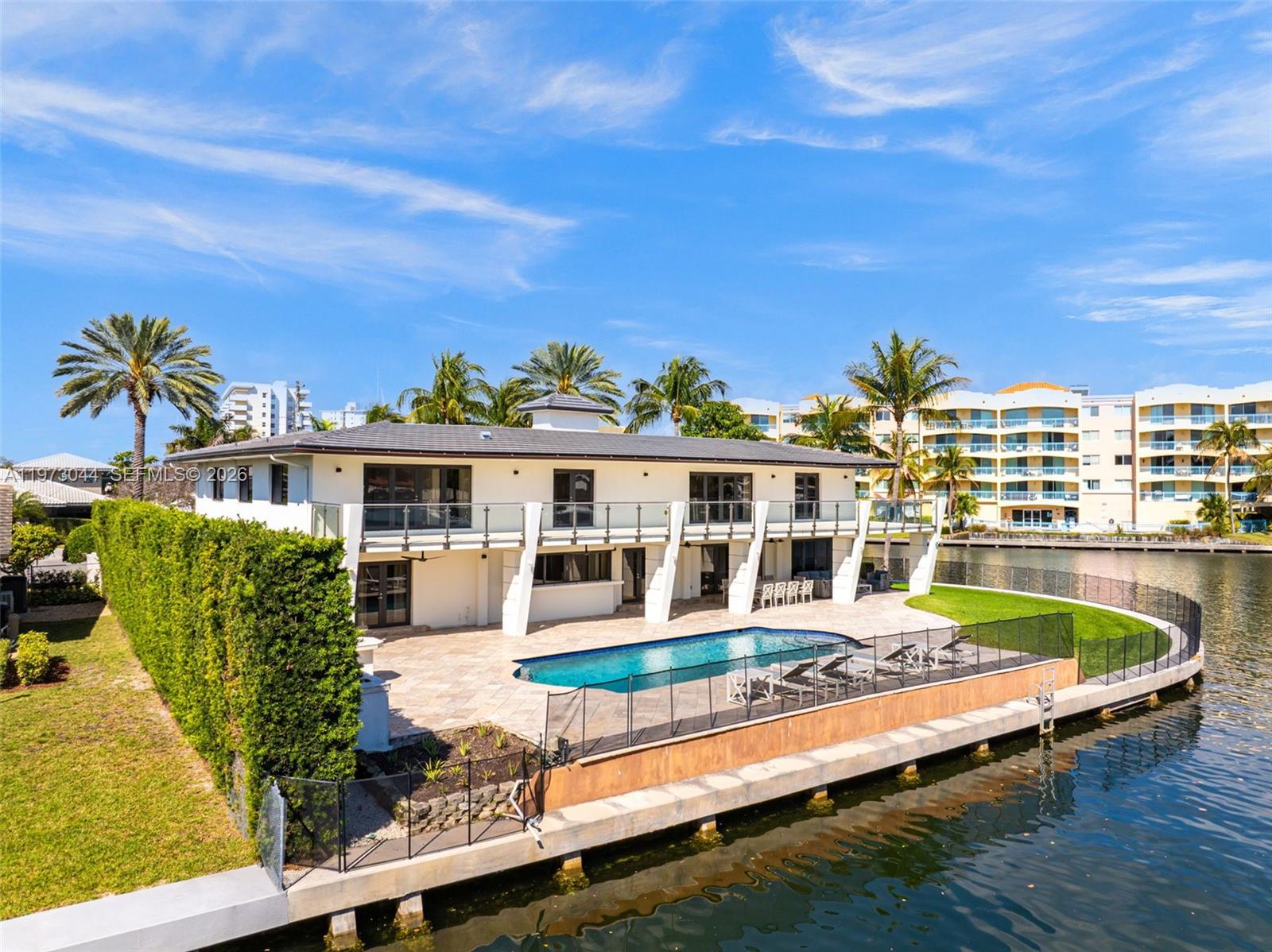 501 Hibiscus Dr, Hallandale Beach FL 33009