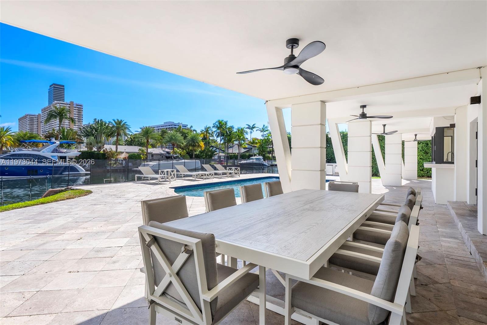501 Hibiscus Dr, Hallandale Beach FL 33009