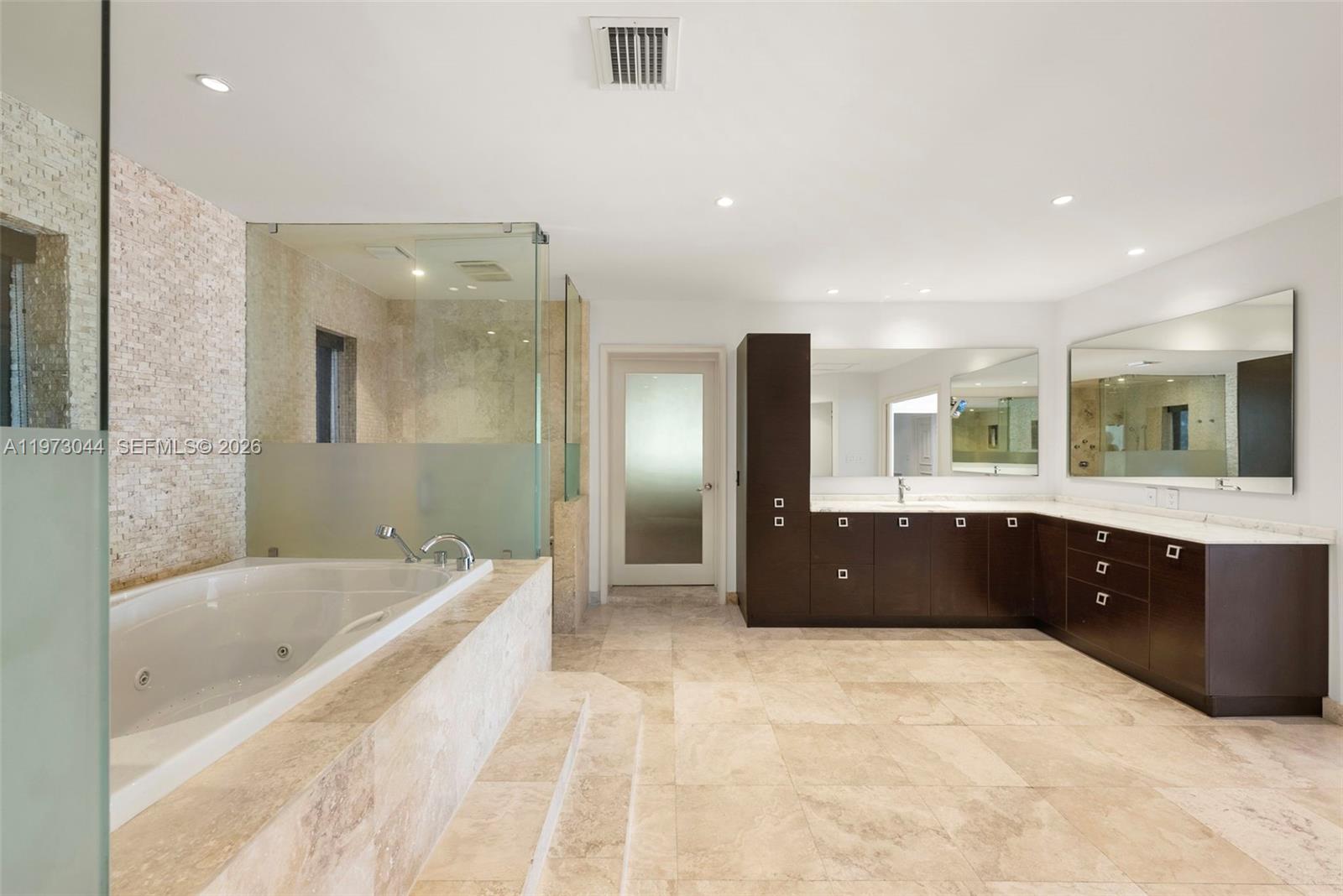 501 Hibiscus Dr, Hallandale Beach FL 33009