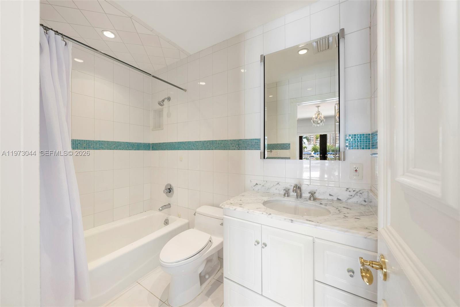 501 Hibiscus Dr, Hallandale Beach FL 33009
