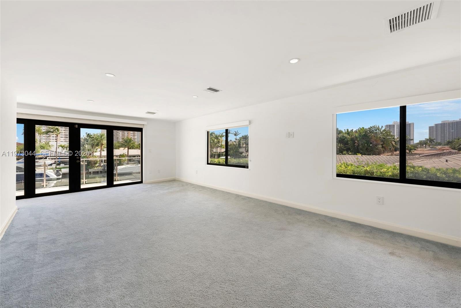 501 Hibiscus Dr, Hallandale Beach FL 33009