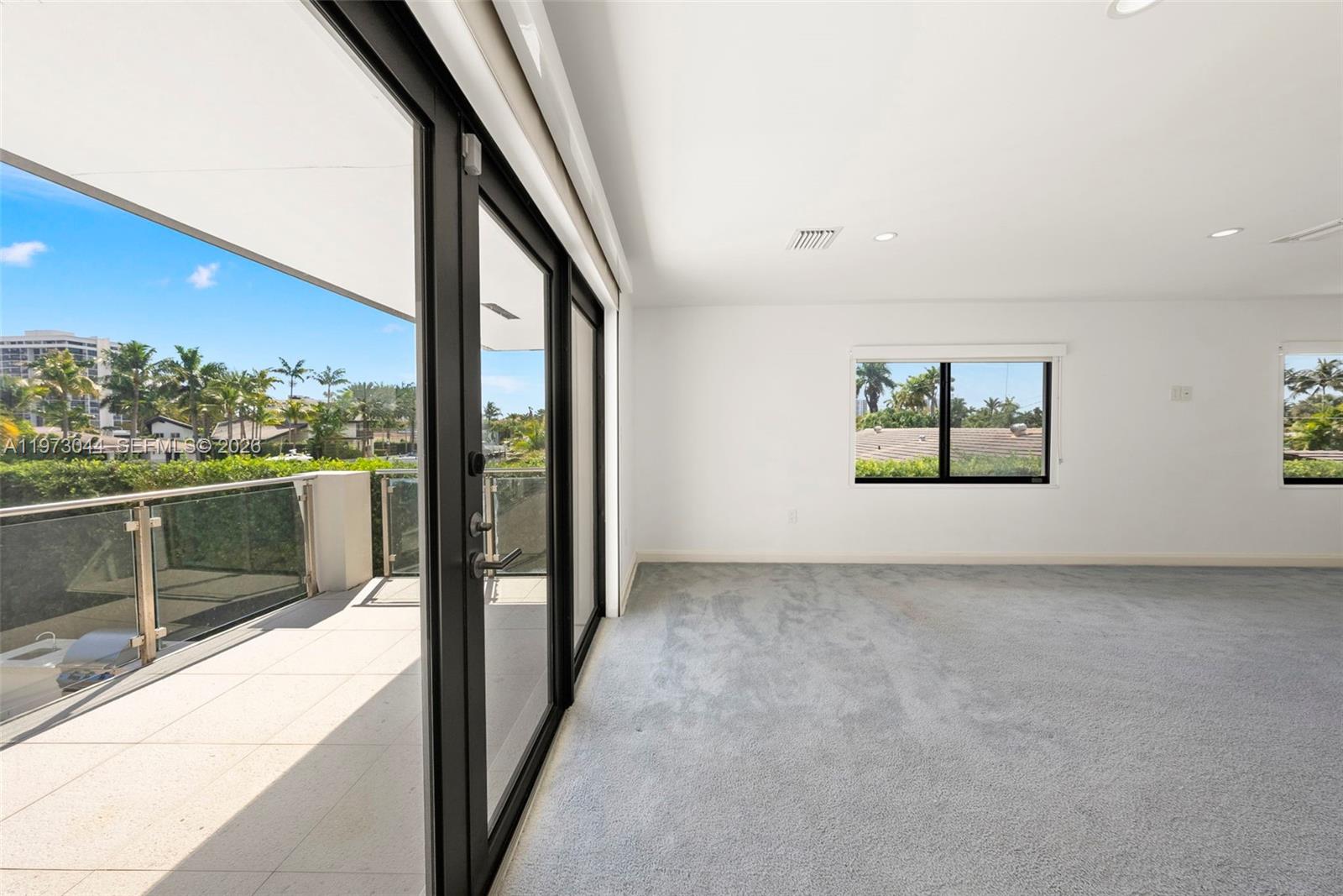 501 Hibiscus Dr, Hallandale Beach FL 33009