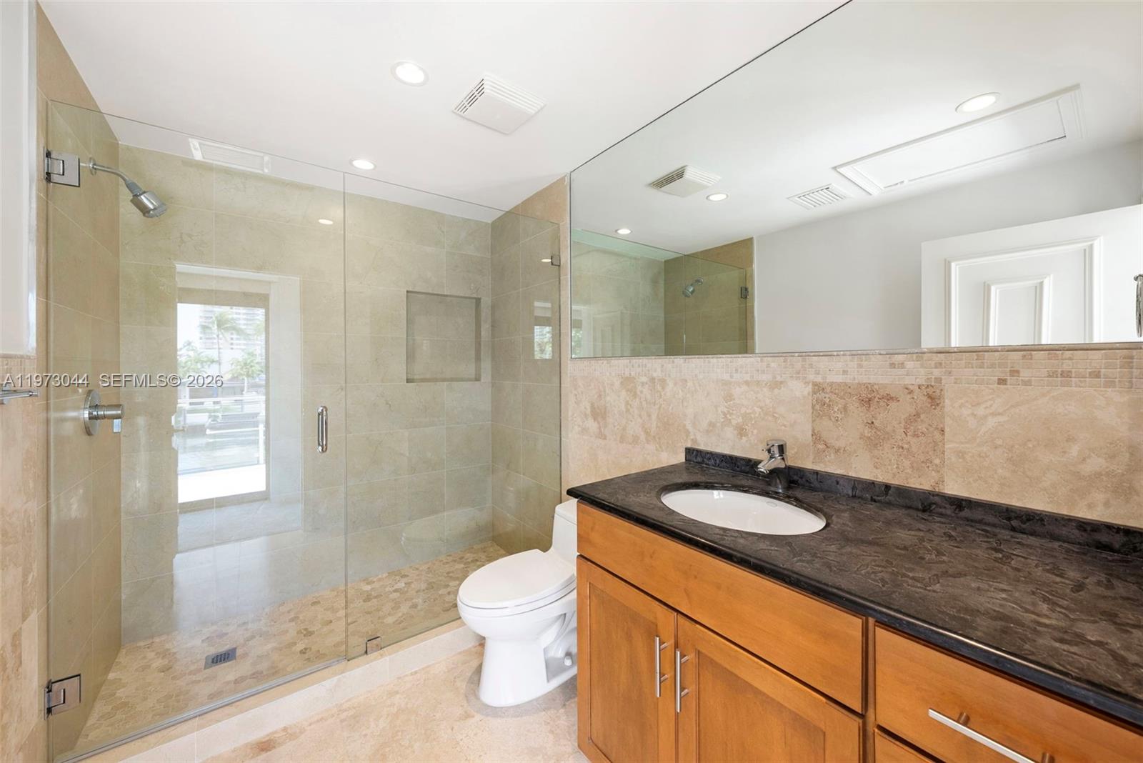 501 Hibiscus Dr, Hallandale Beach FL 33009