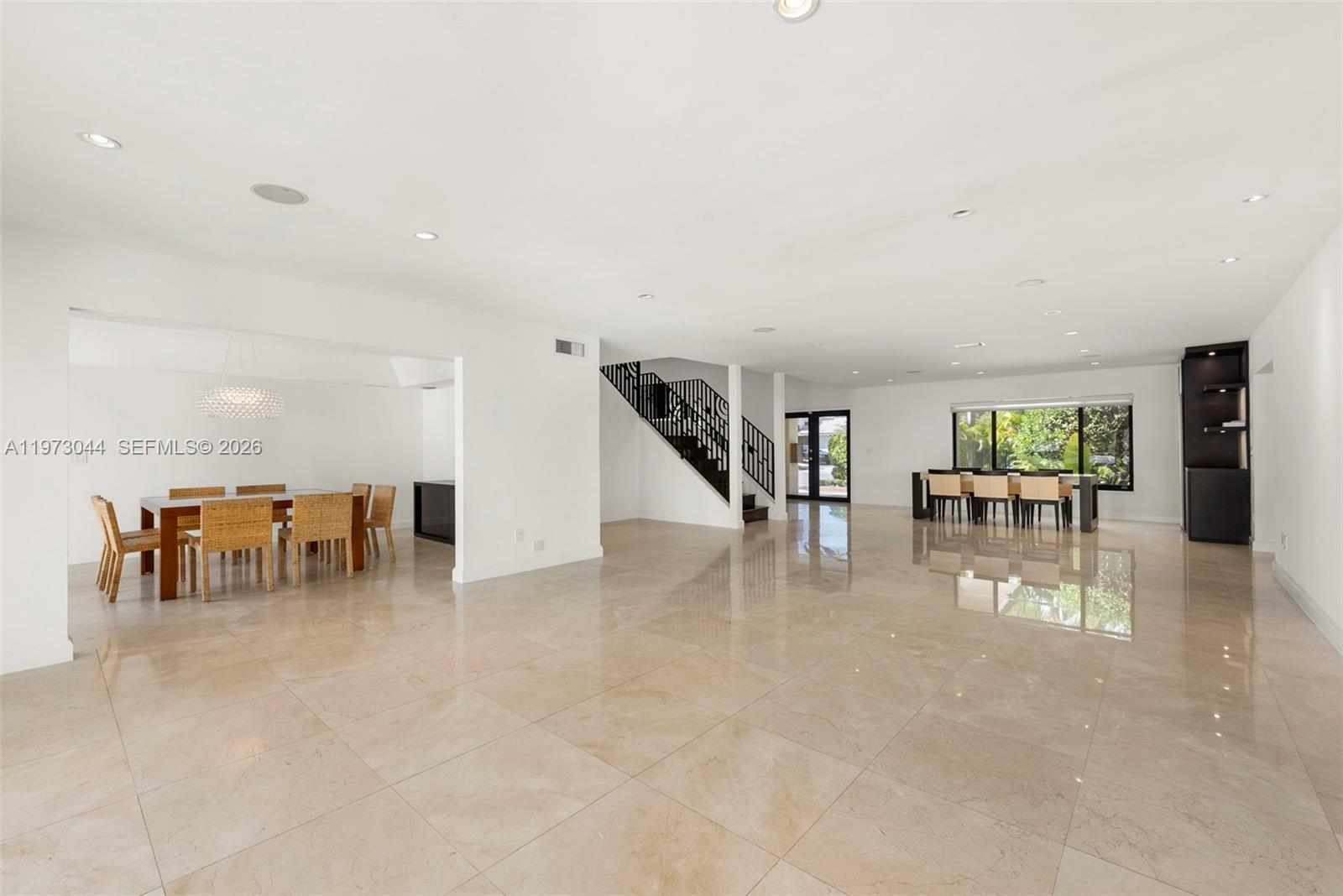 501 Hibiscus Dr, Hallandale Beach FL 33009