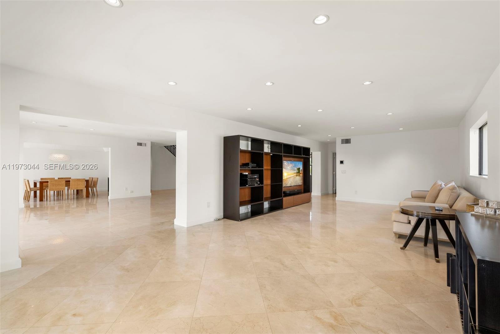 501 Hibiscus Dr, Hallandale Beach FL 33009