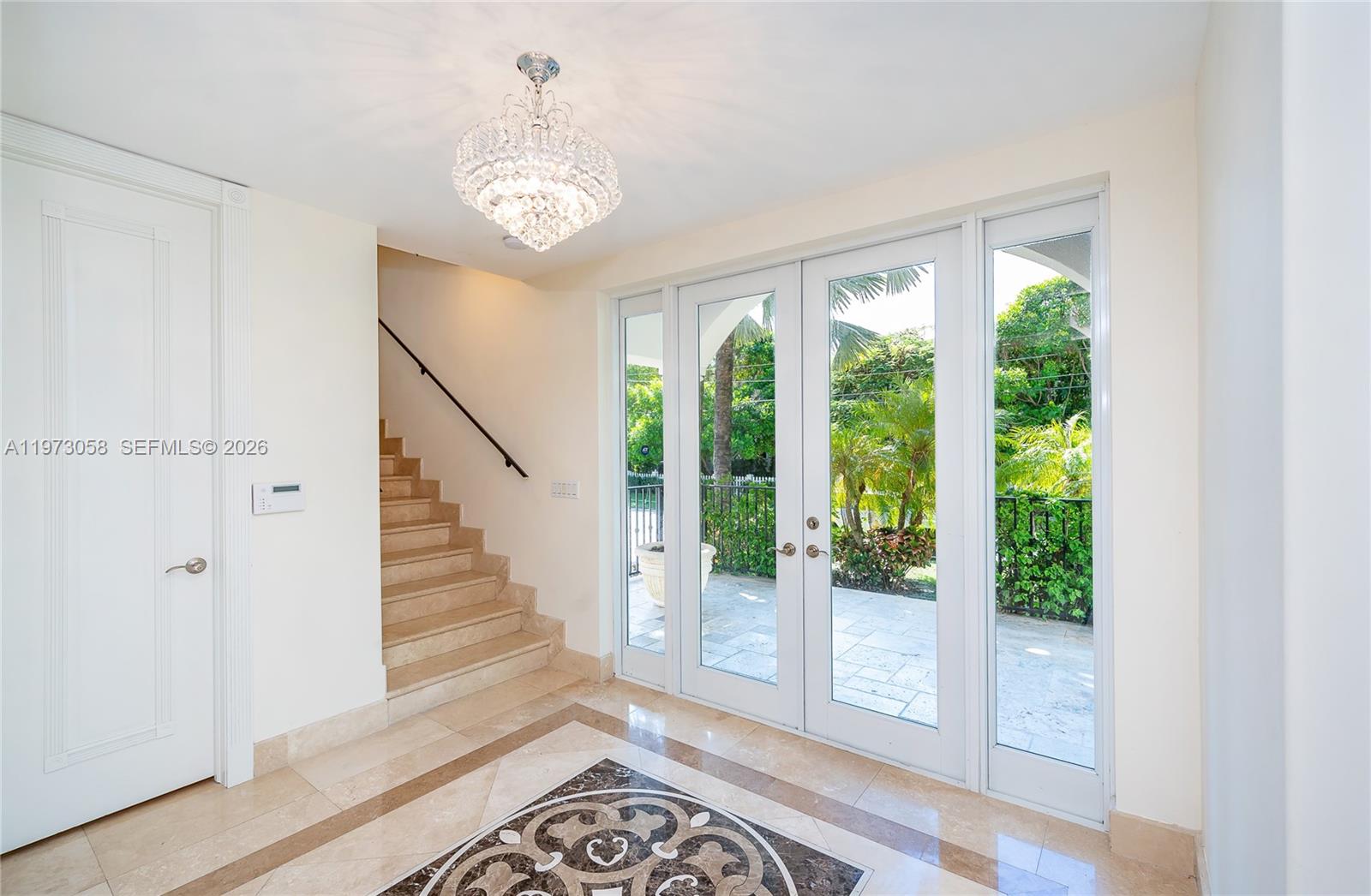 541 S Mashta Dr, Key Biscayne FL 33149