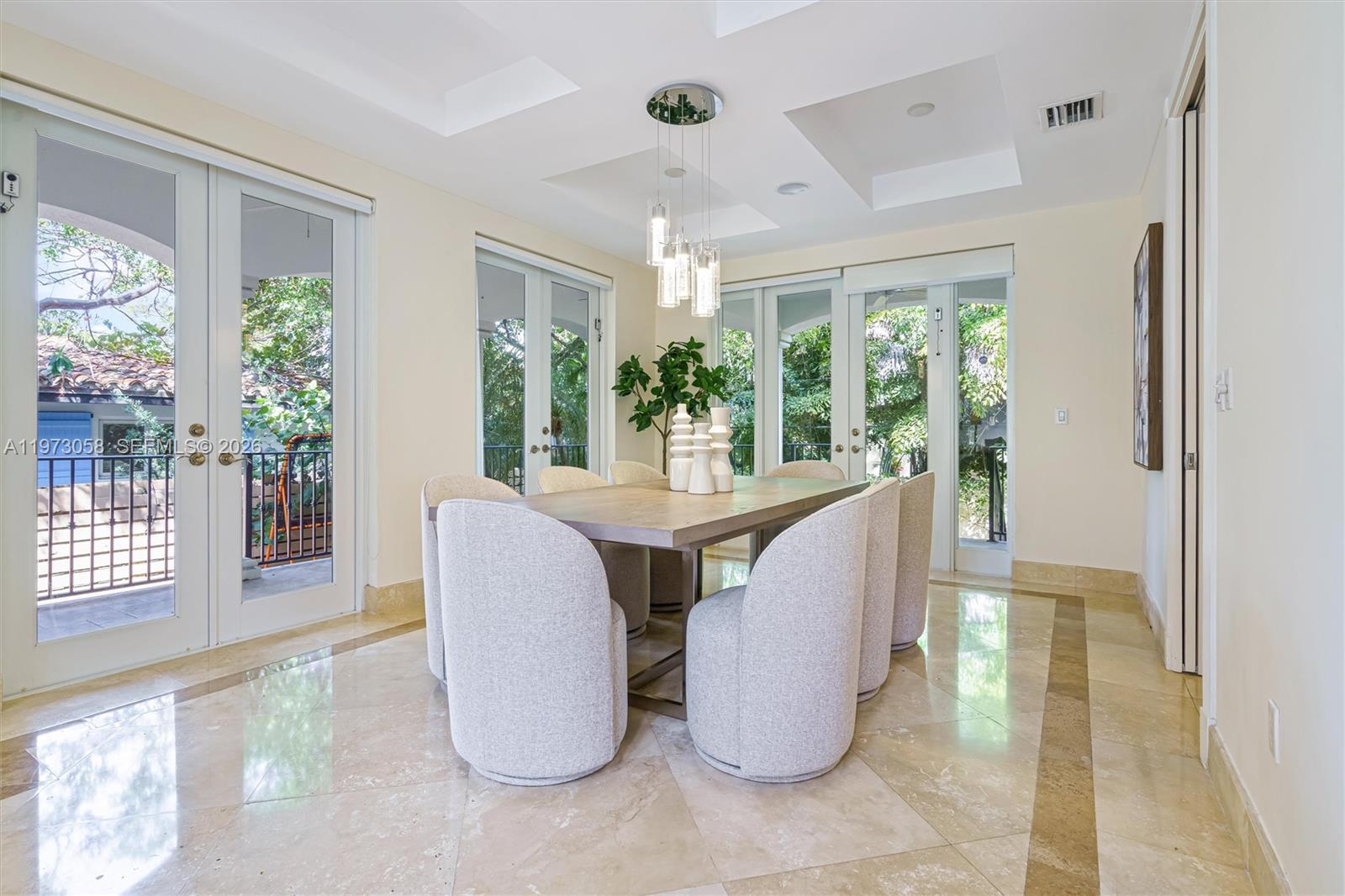 541 S Mashta Dr, Key Biscayne FL 33149
