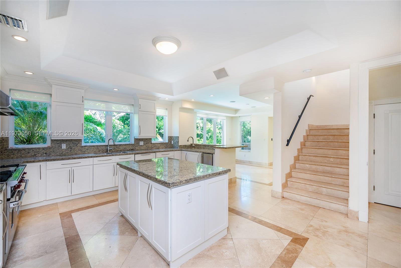 541 S Mashta Dr, Key Biscayne FL 33149