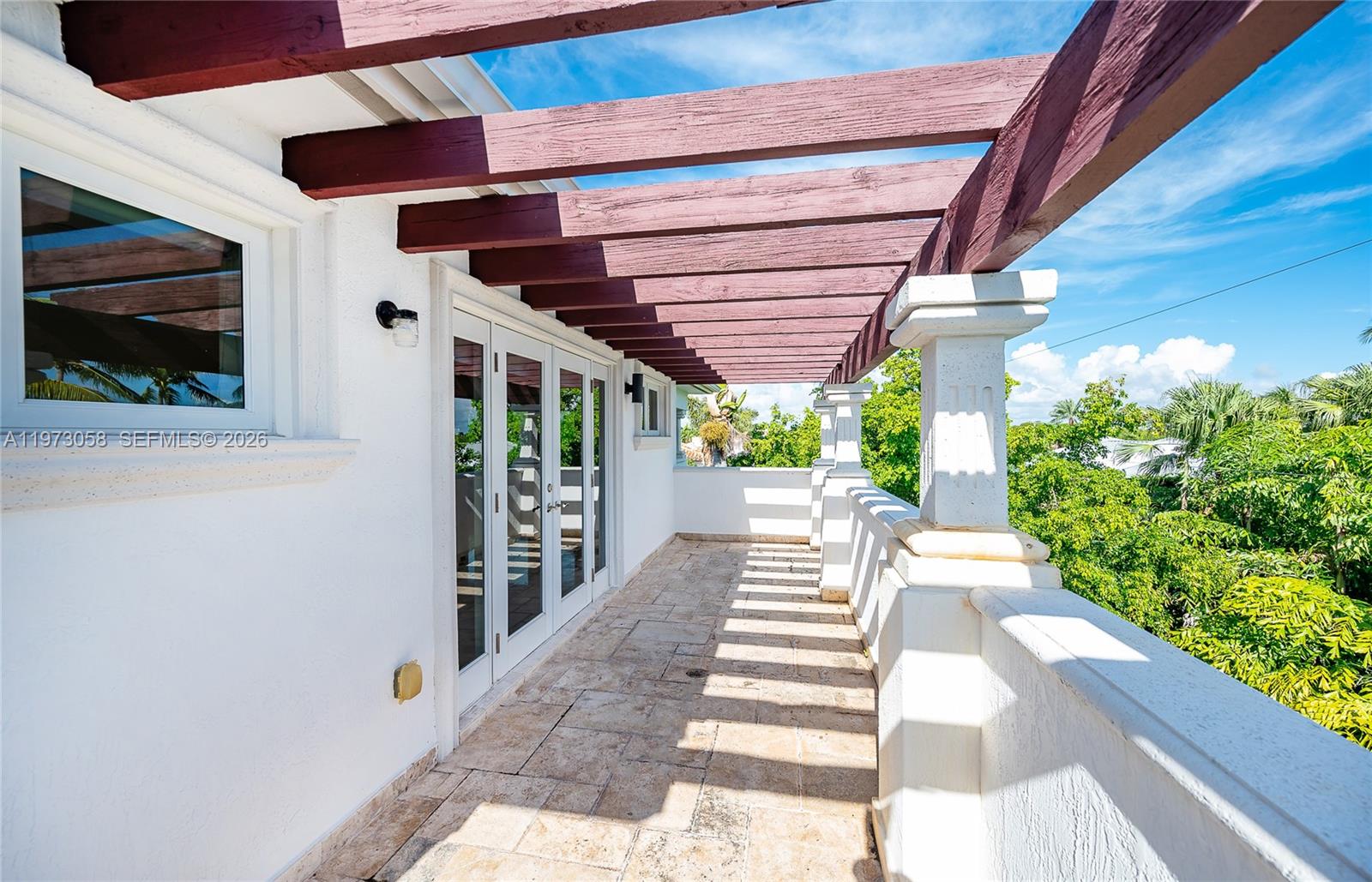 541 S Mashta Dr, Key Biscayne FL 33149