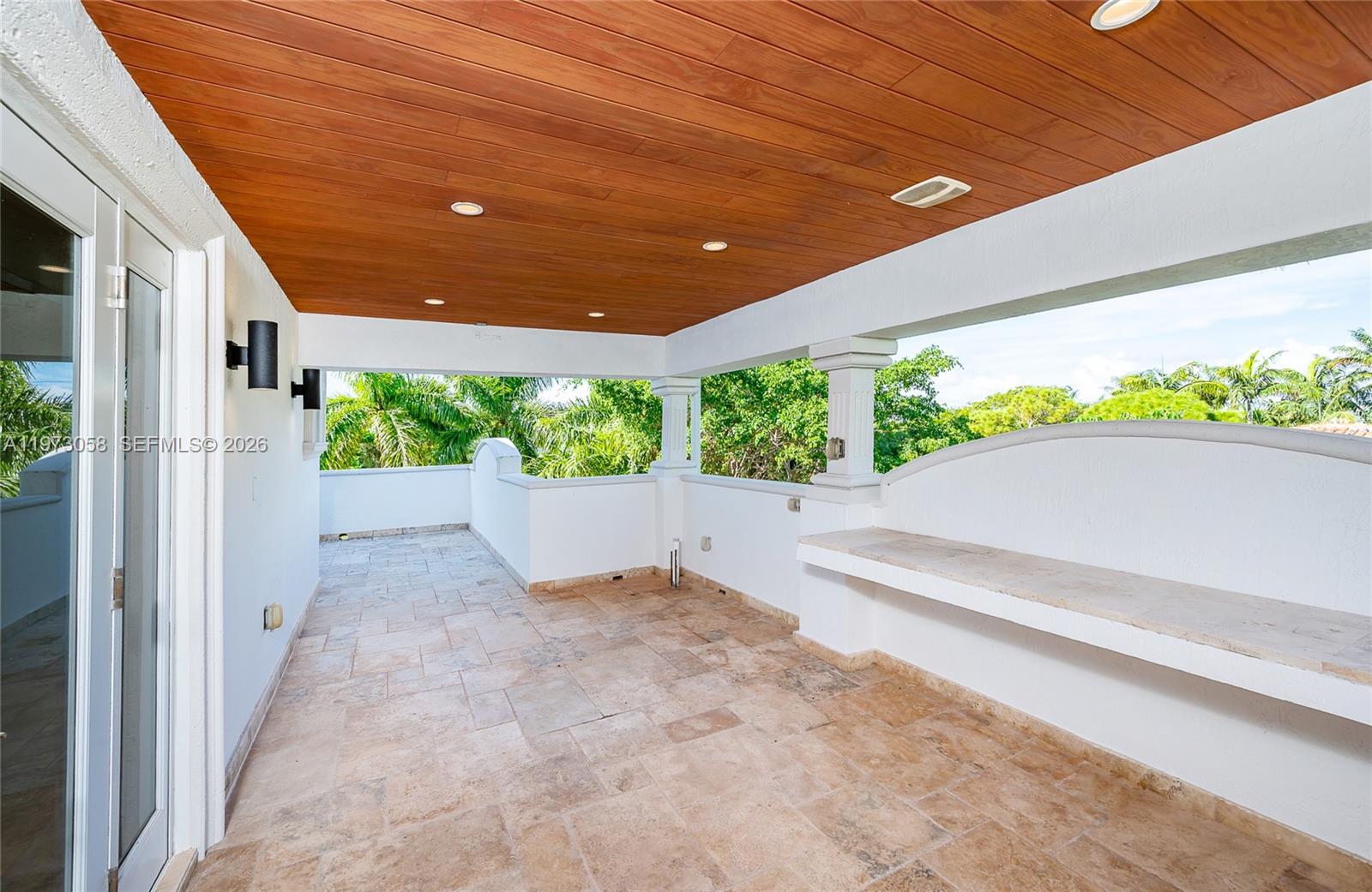 541 S Mashta Dr, Key Biscayne FL 33149