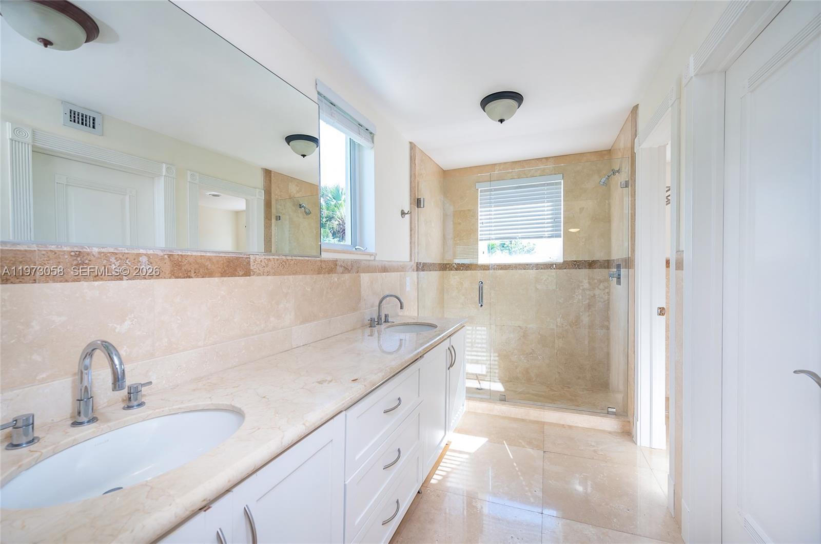 541 S Mashta Dr, Key Biscayne FL 33149
