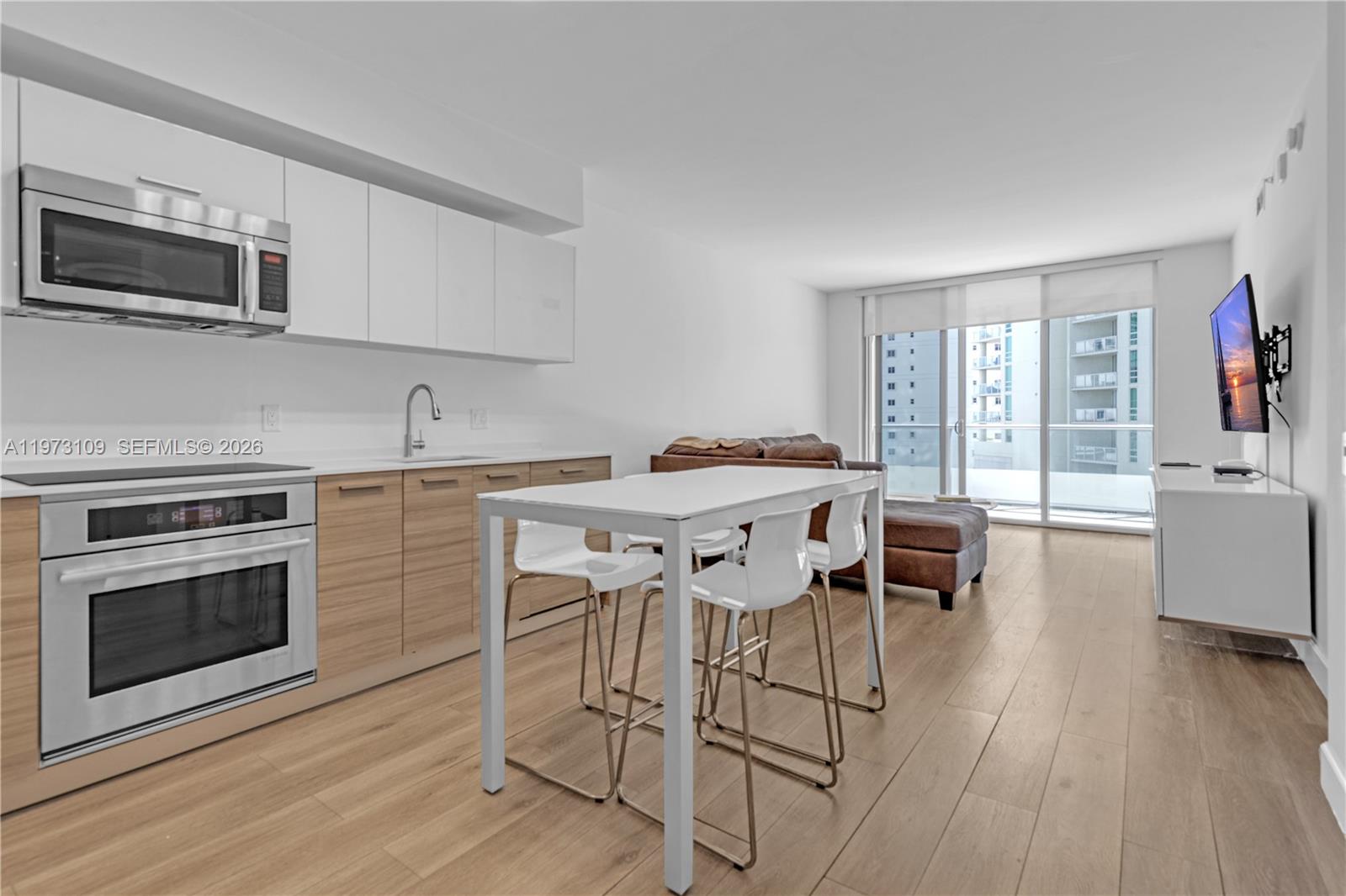 1300 Brickell Bay Dr #903, Miami FL 33131