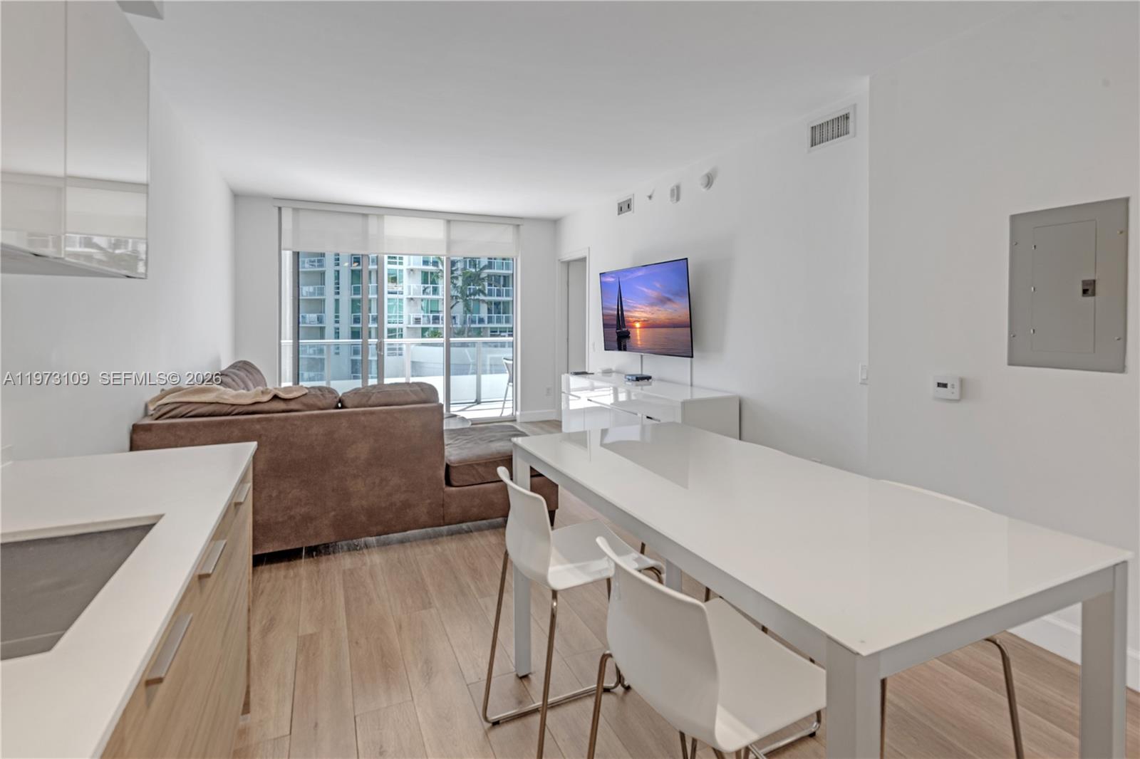 1300 Brickell Bay Dr #903, Miami FL 33131