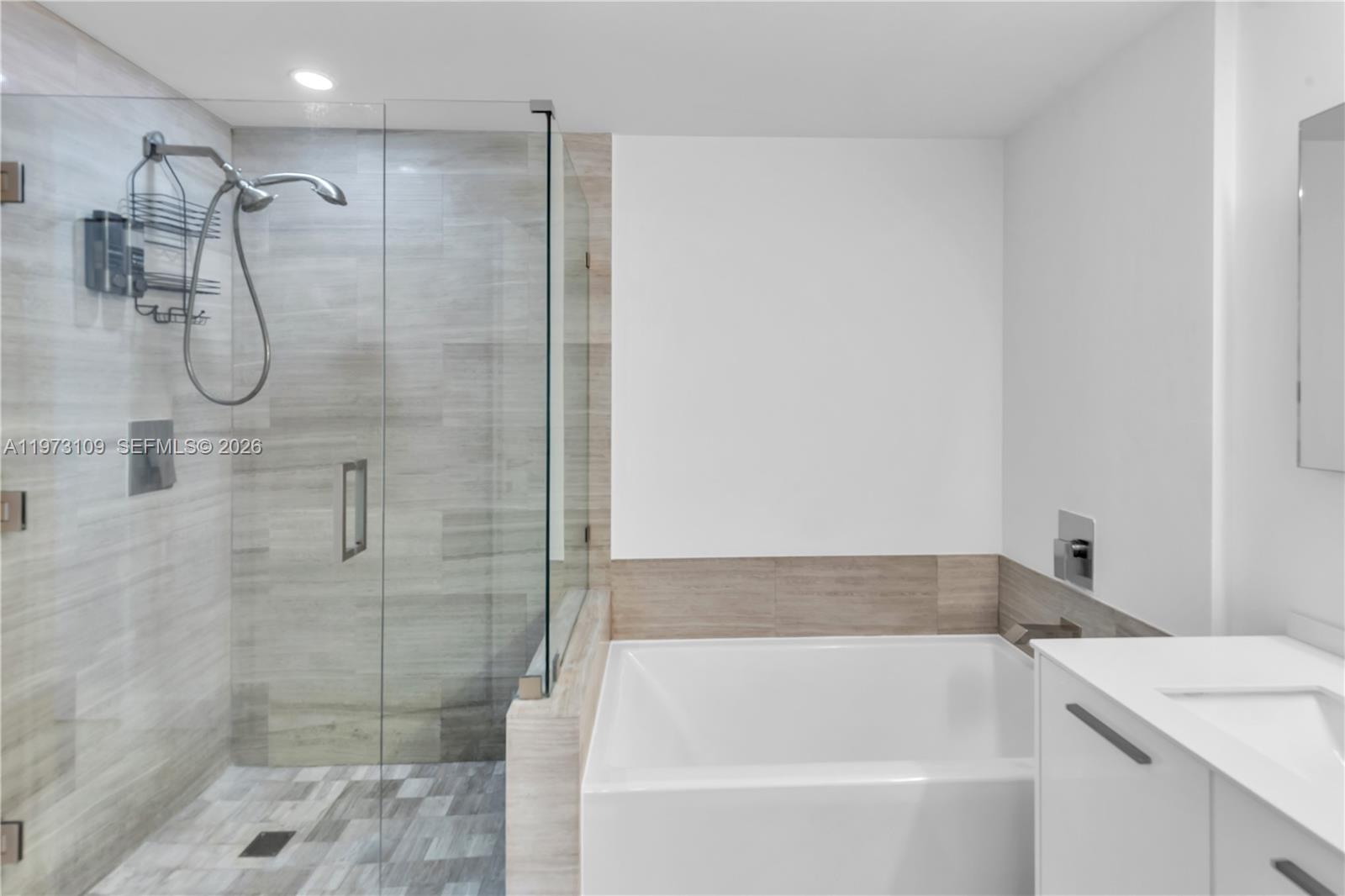 1300 Brickell Bay Dr #903, Miami FL 33131