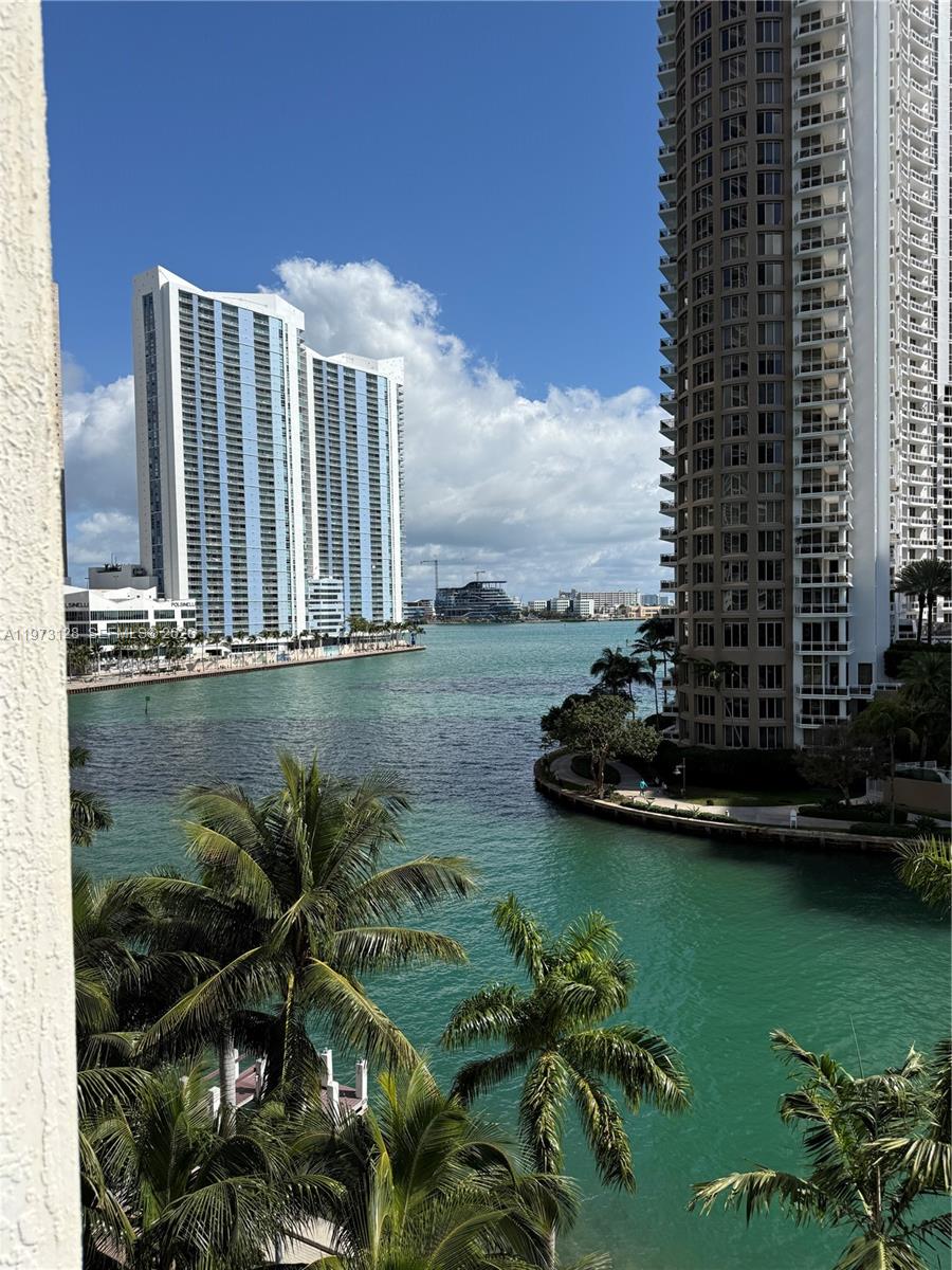 465 Brickell Ave #619, Miami FL 33131