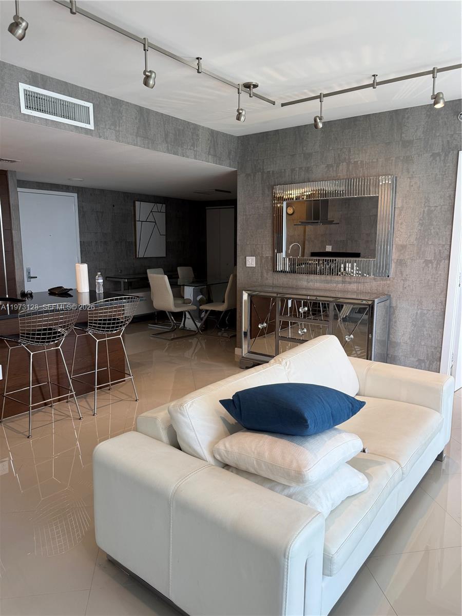 465 Brickell Ave #619, Miami FL 33131