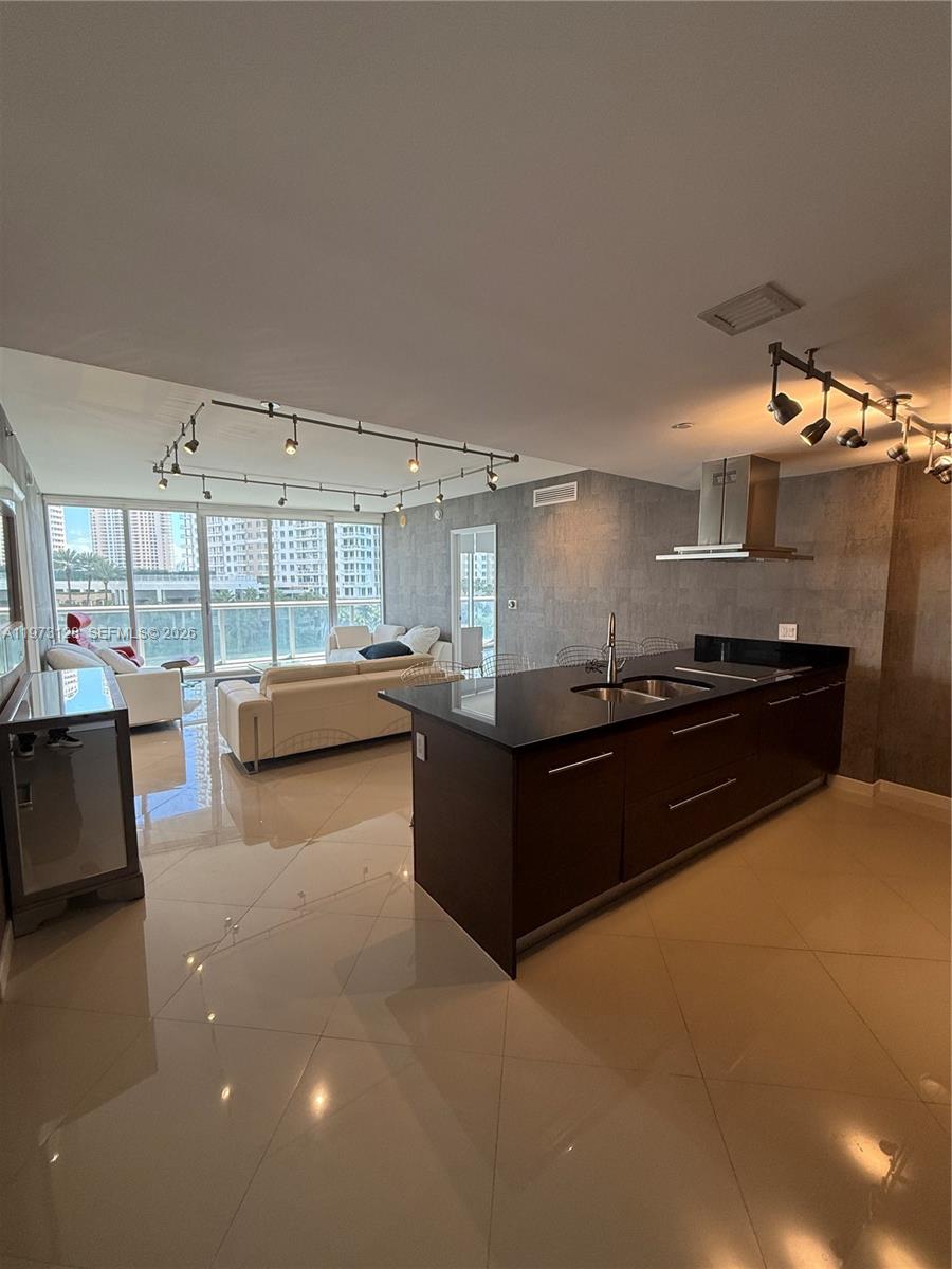 465 Brickell Ave #619, Miami FL 33131