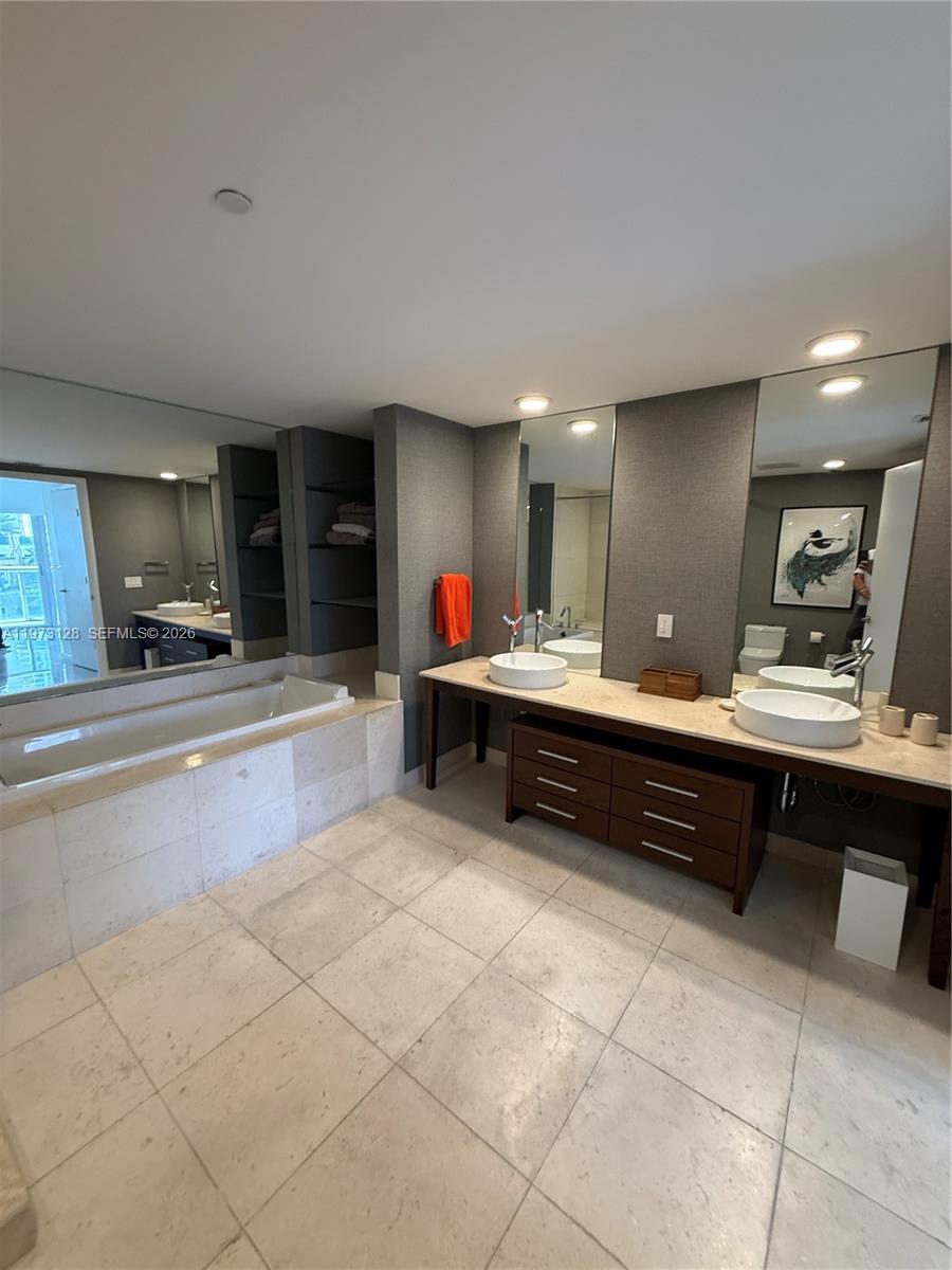 465 Brickell Ave #619, Miami FL 33131