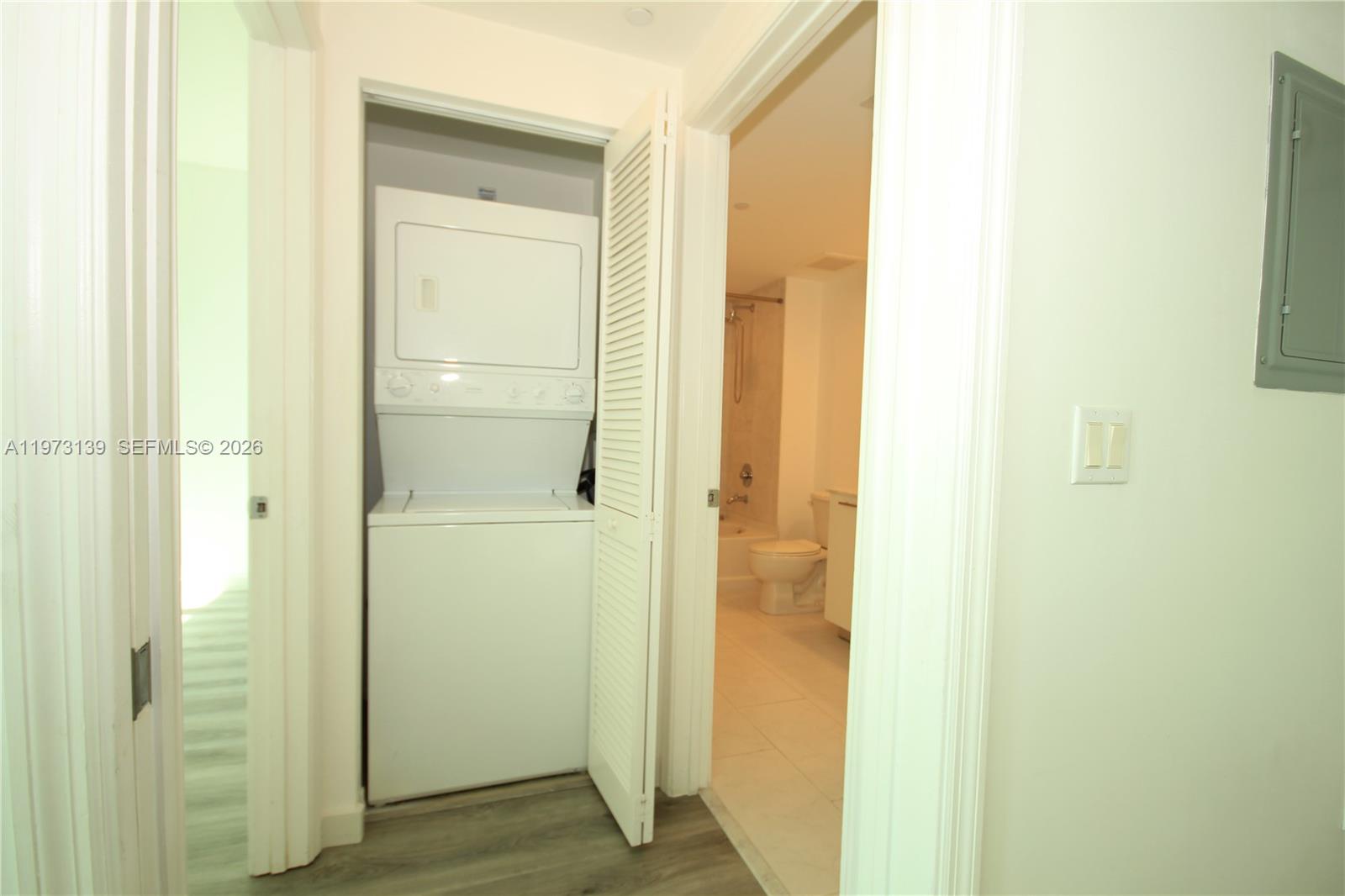 951 Brickell Ave #1409, Miami FL 33131