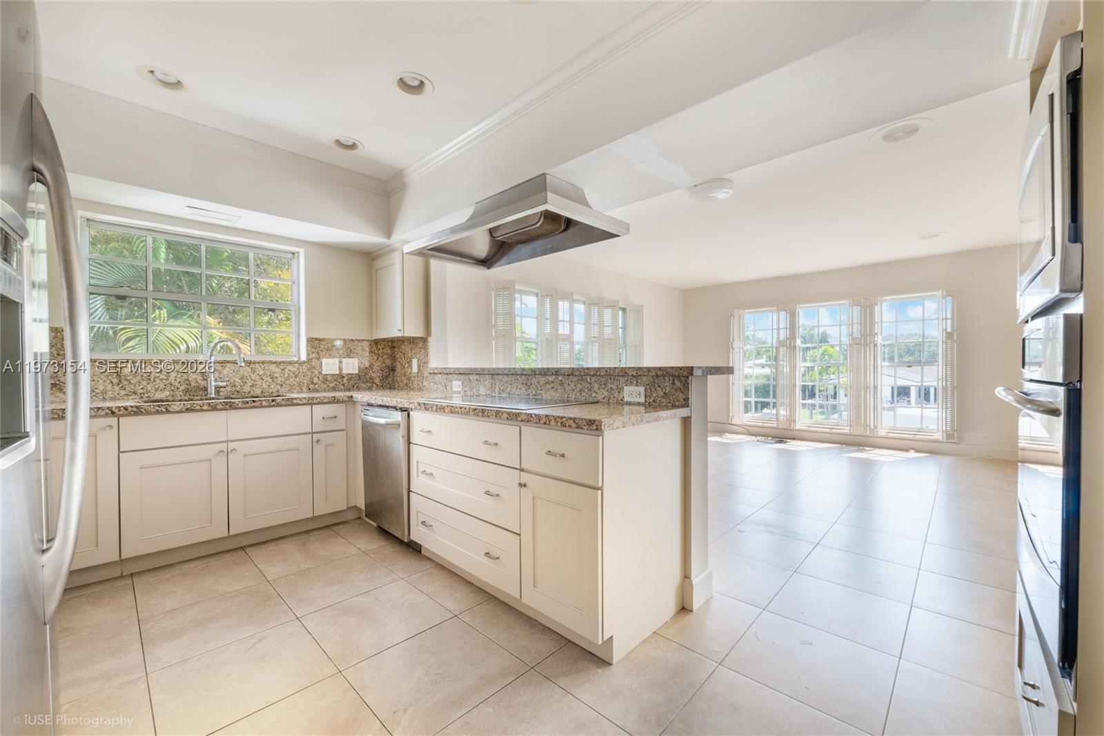 1265 S Alhambra Cir #B, Coral Gables FL 33146