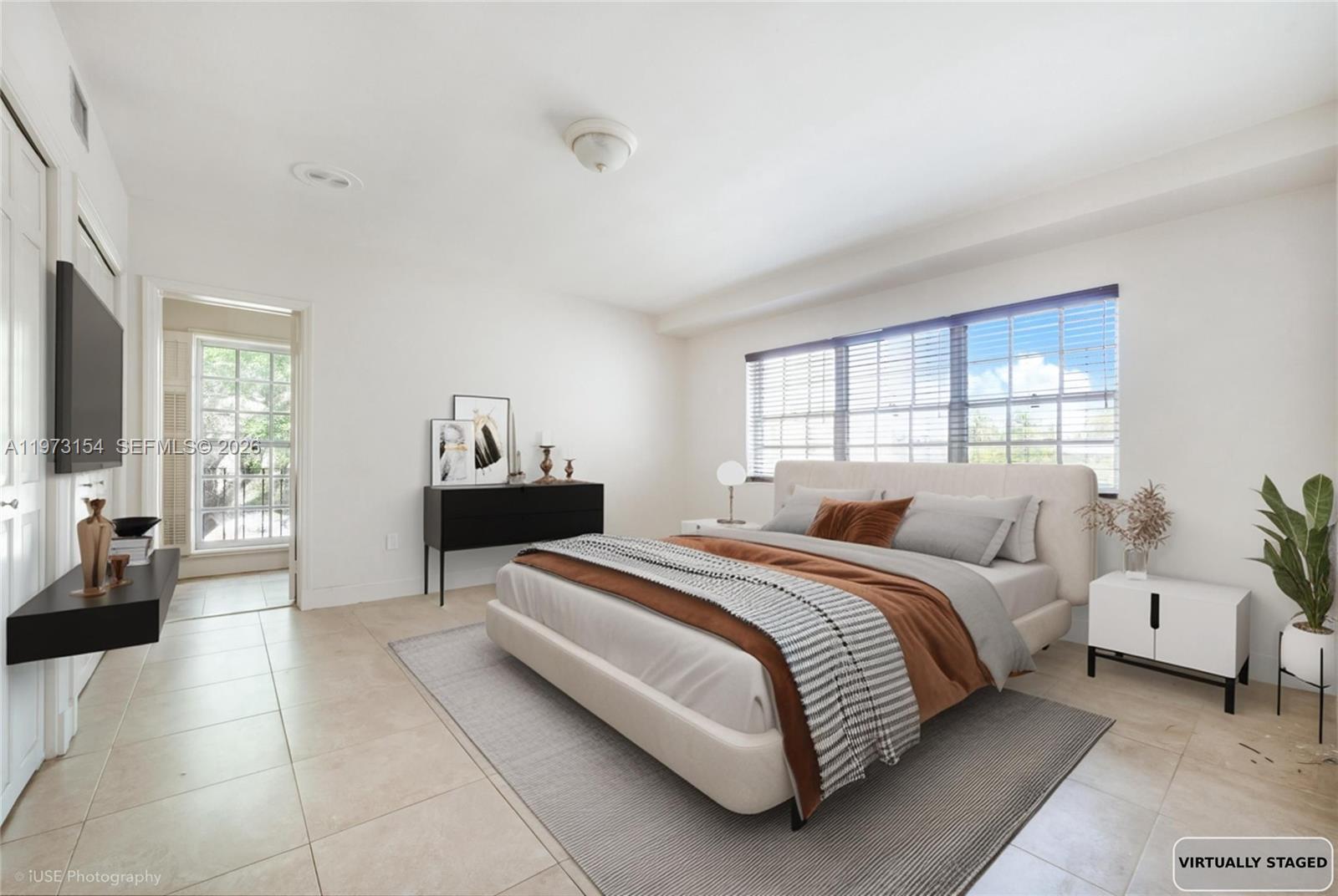 1265 S Alhambra Cir #B, Coral Gables FL 33146