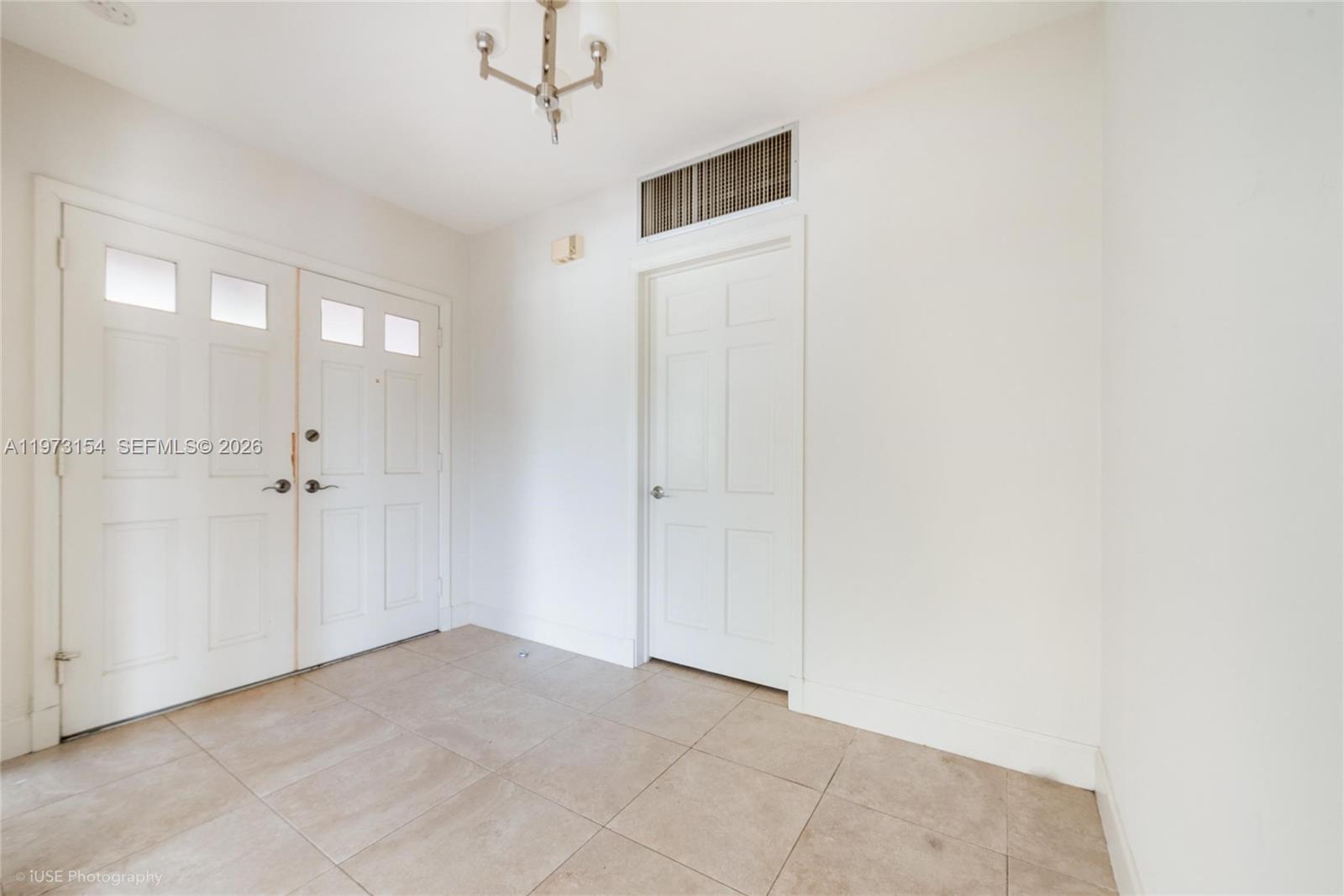 1265 S Alhambra Cir #B, Coral Gables FL 33146