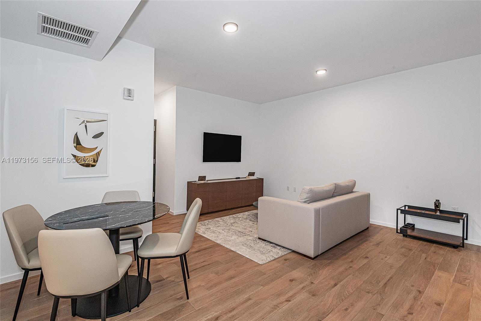 398 NE 5th St #2415, Miami FL 33132
