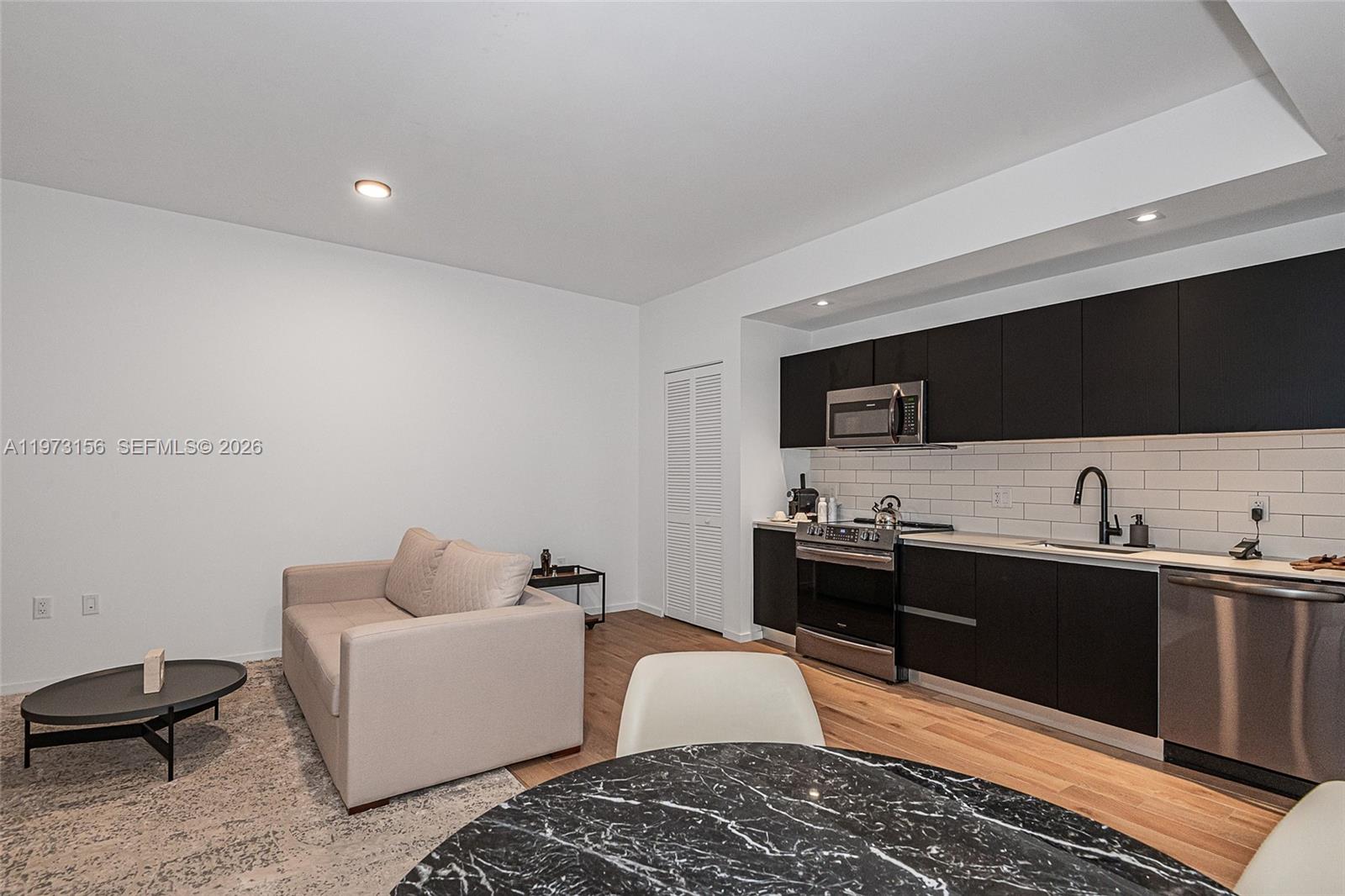 398 NE 5th St #2415, Miami FL 33132
