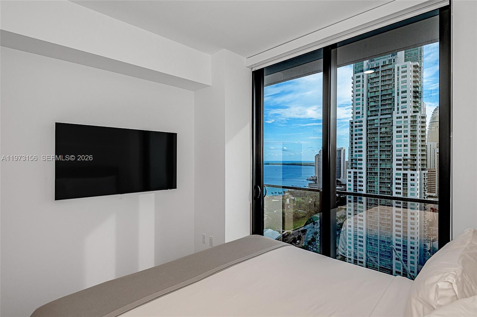 398 NE 5th St #2415, Miami FL 33132