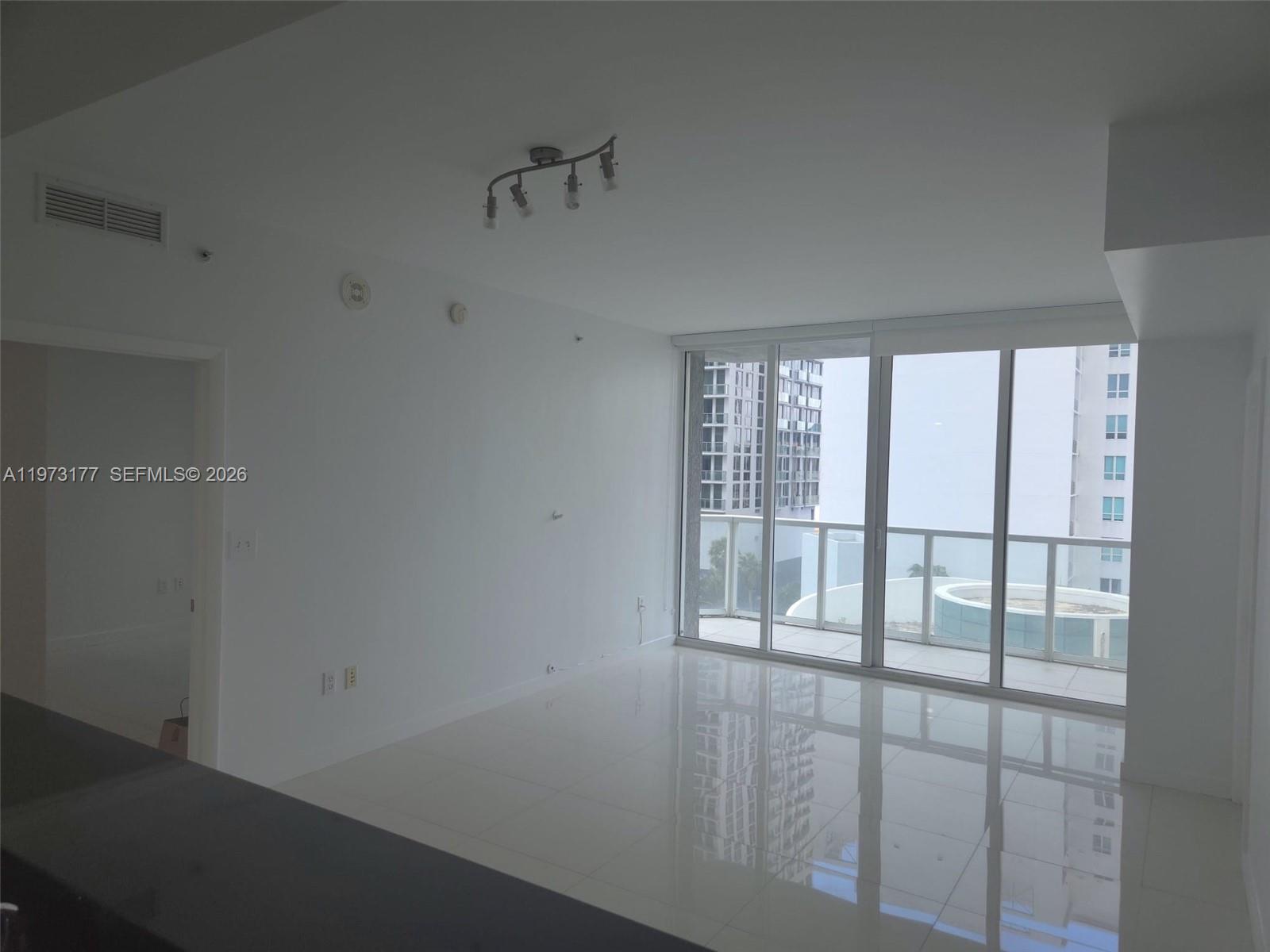 244 Biscayne Blvd #1510, Miami FL 33132
