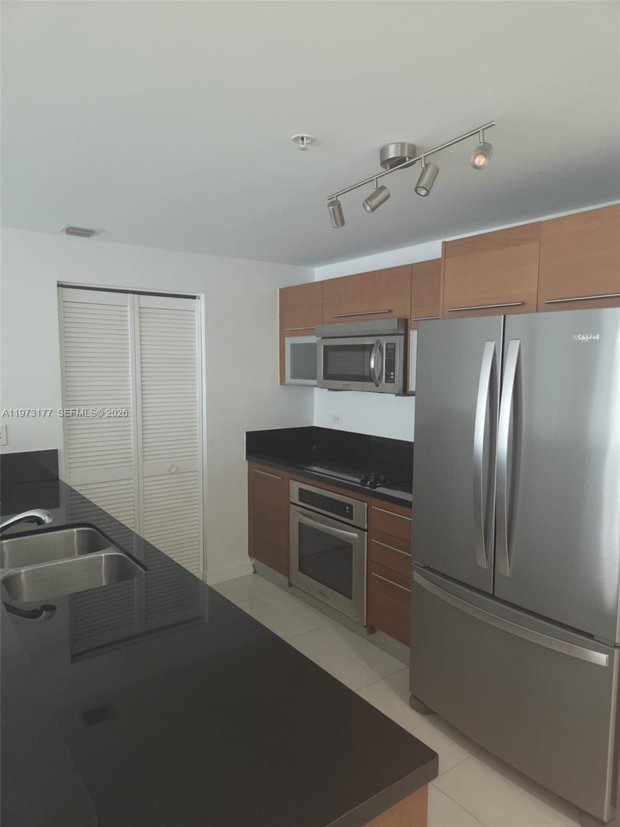 244 Biscayne Blvd #1510, Miami FL 33132