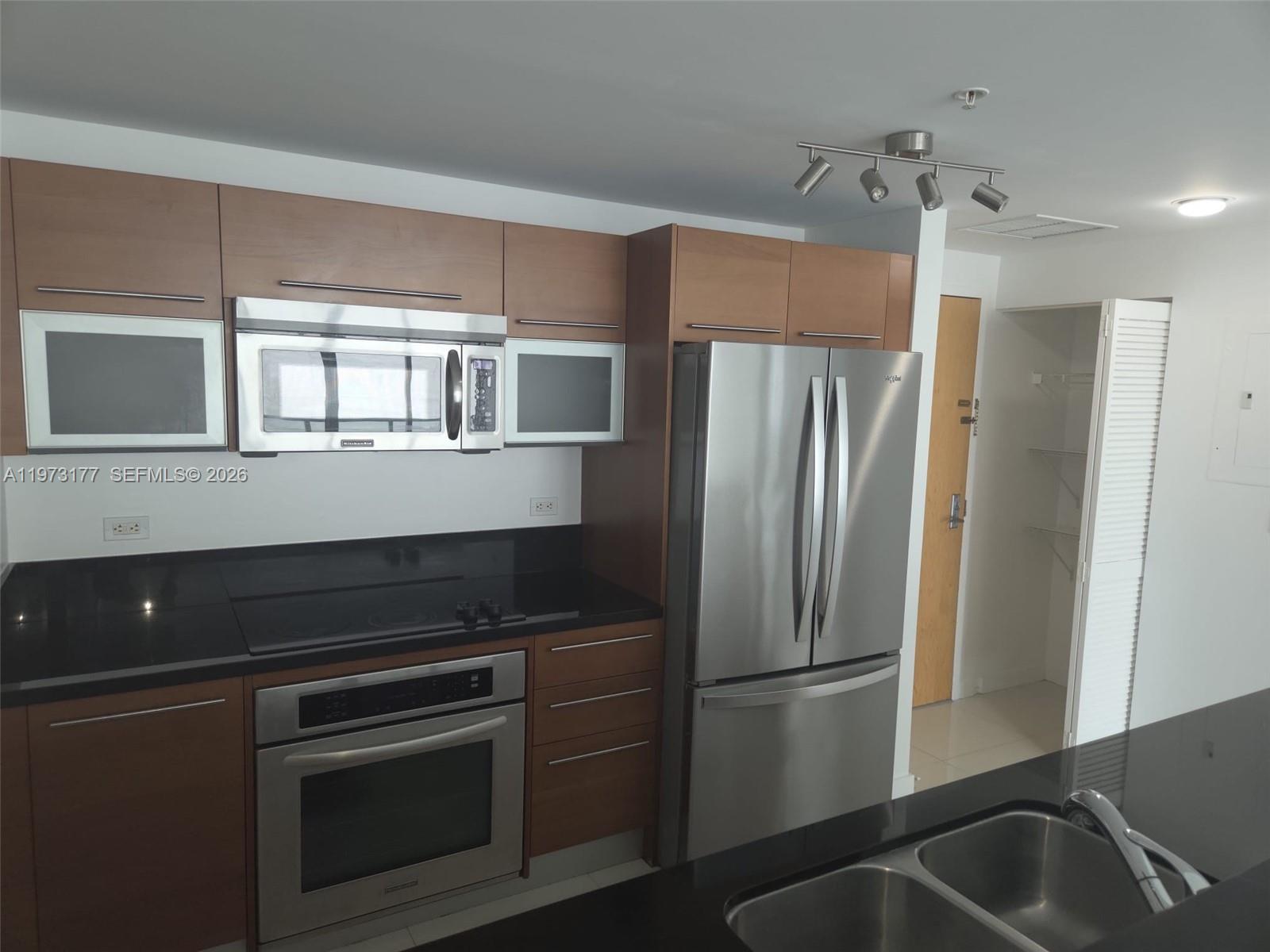 244 Biscayne Blvd #1510, Miami FL 33132