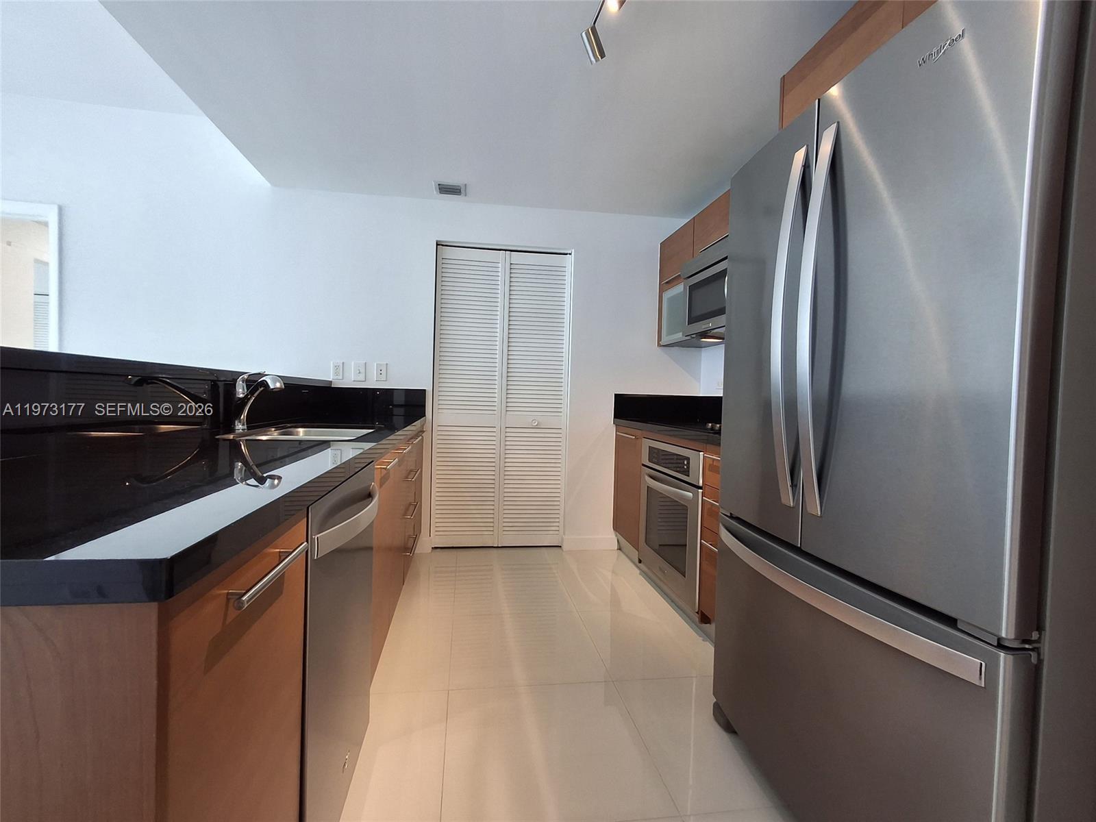 244 Biscayne Blvd #1510, Miami FL 33132