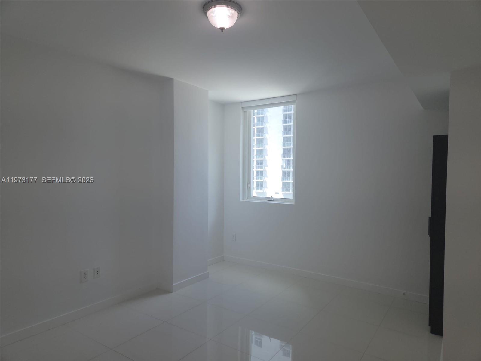 244 Biscayne Blvd #1510, Miami FL 33132