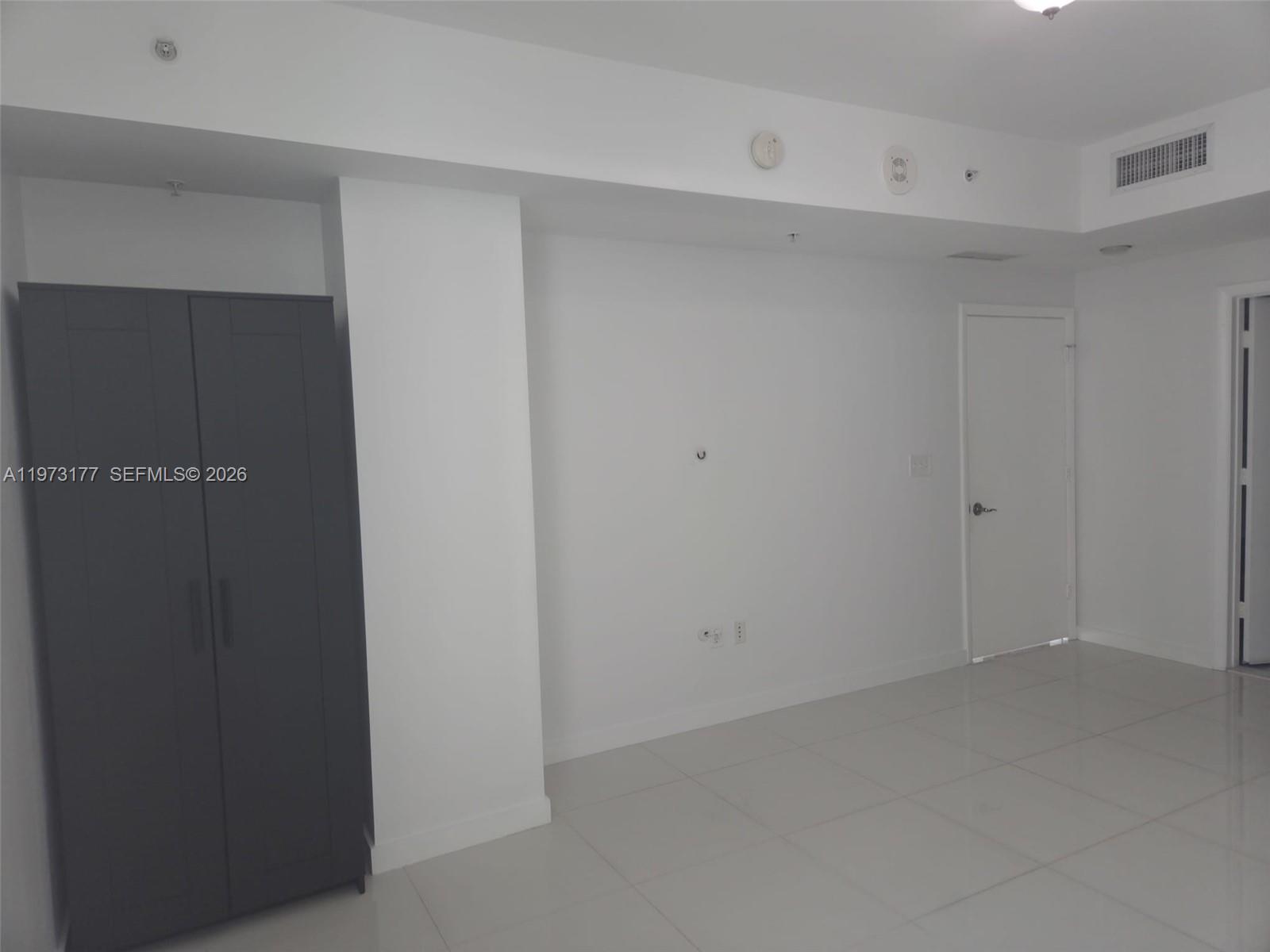 244 Biscayne Blvd #1510, Miami FL 33132